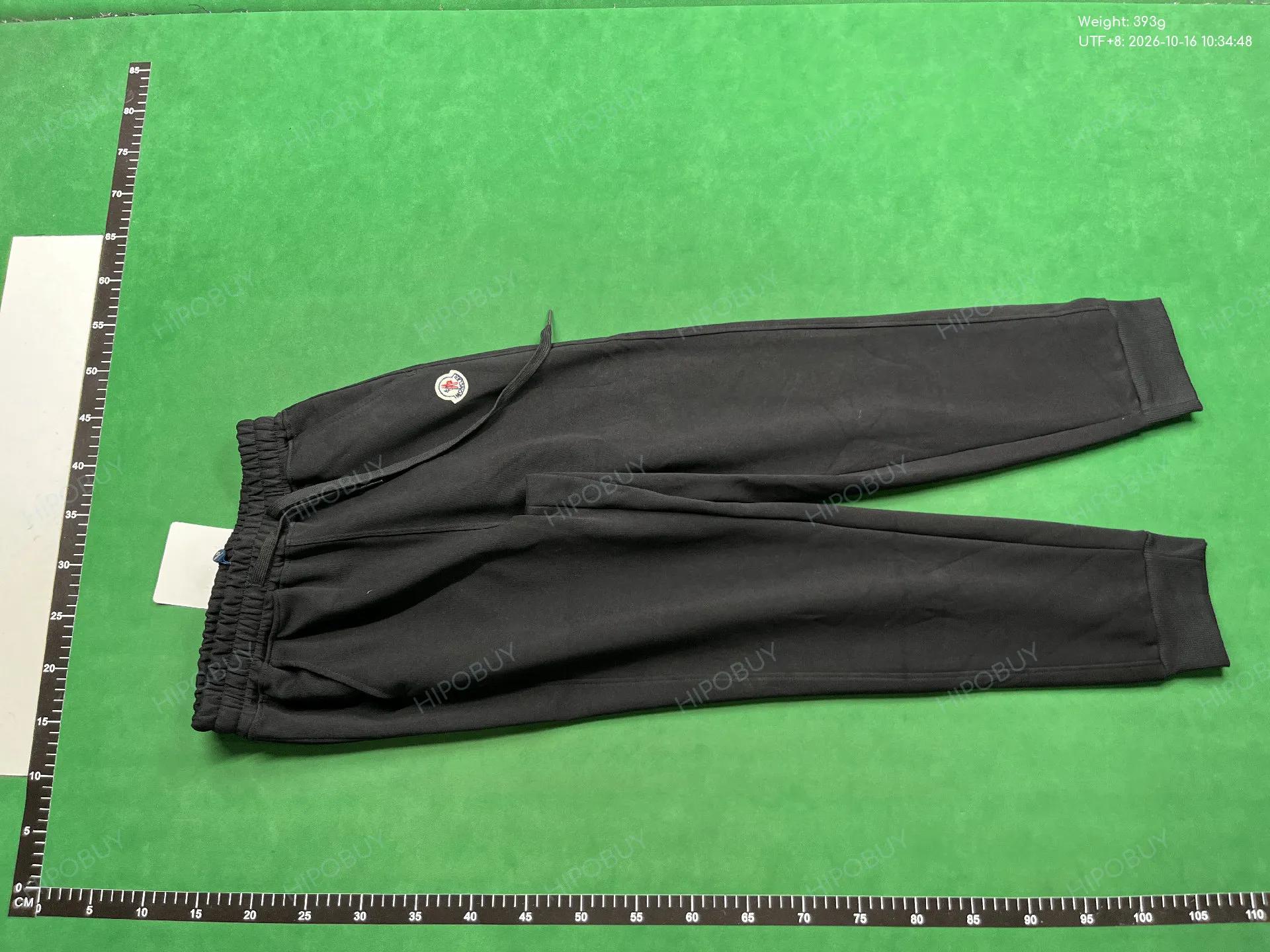 Foto QC 6 de Moncler Padded Wool Cardigan Jacket Black