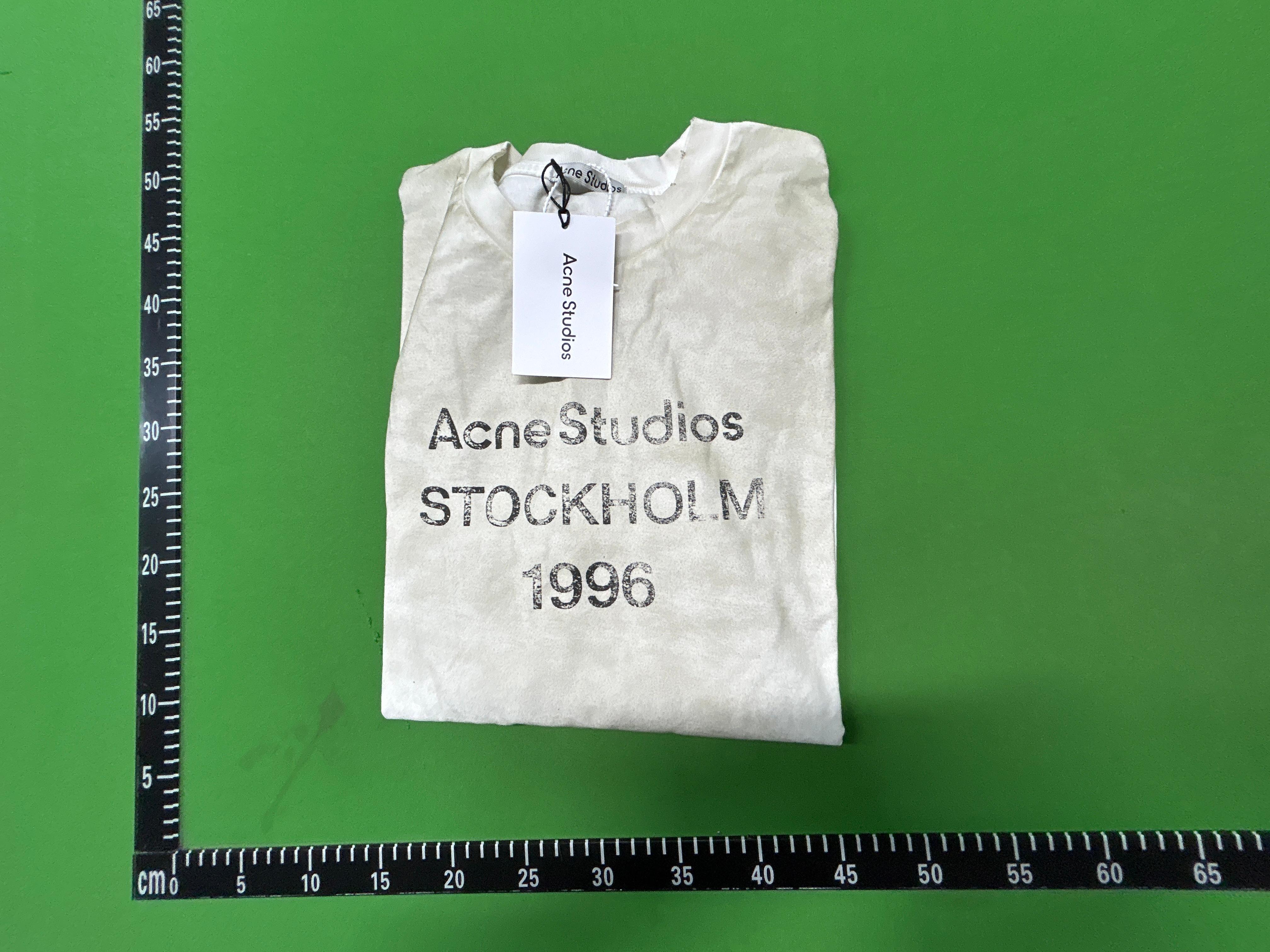 Foto QC 2 de Acne Studios Stockholm 1996 Logo T-shirt Black