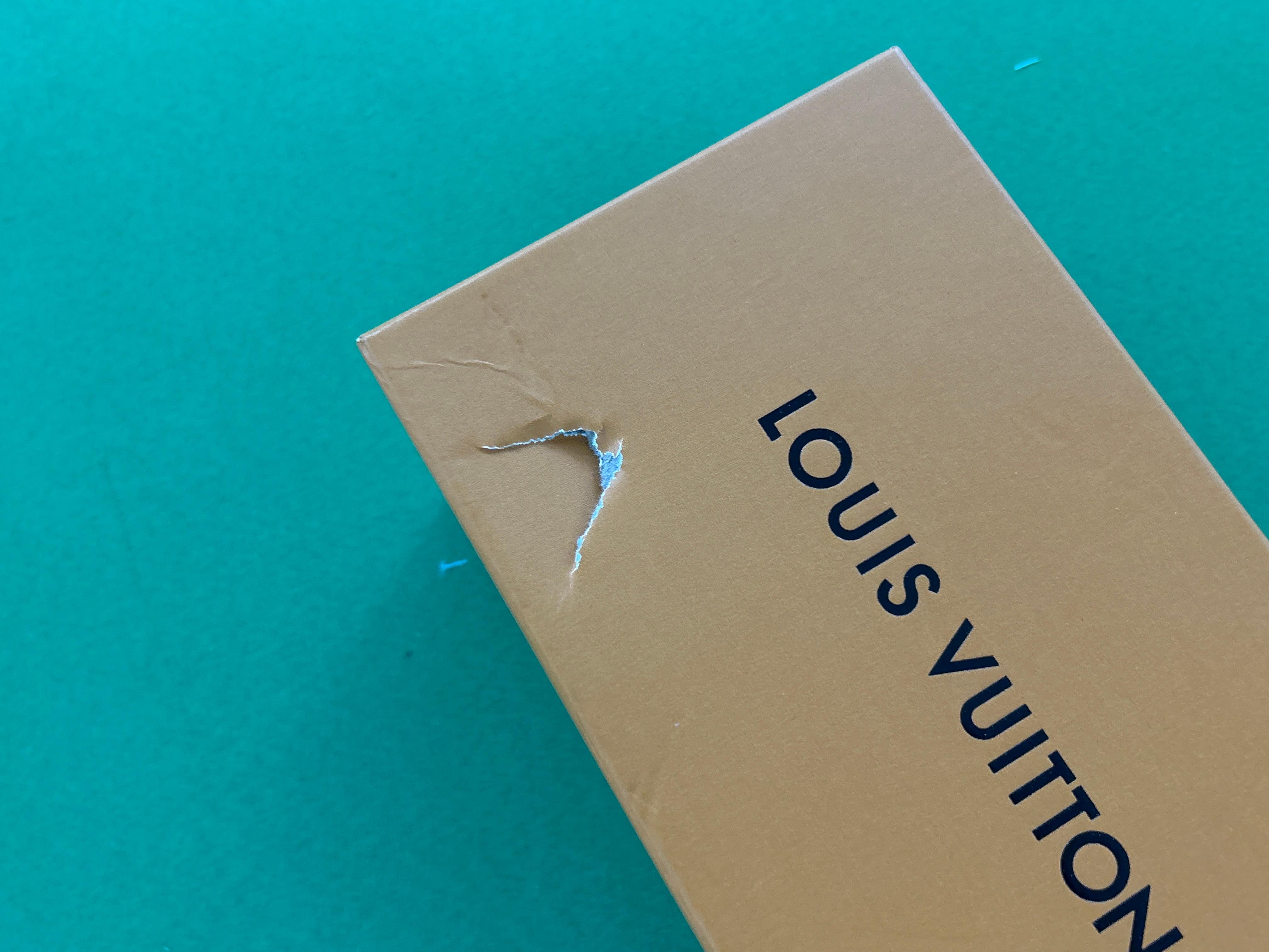 Foto QC 4 de Louis Vuitton Monogram Shadow Watch Case Black