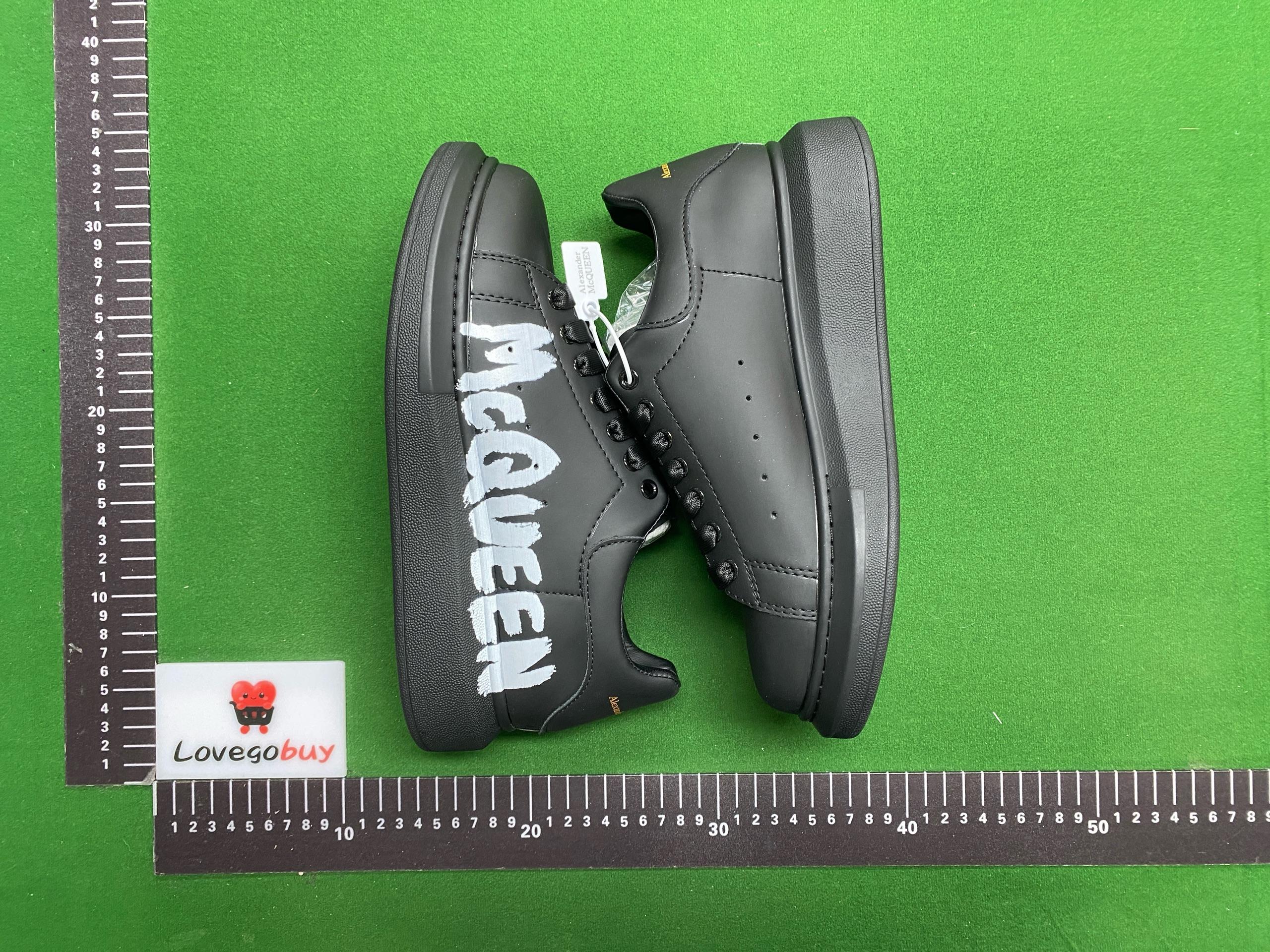 Foto QC 7 de Alexander McQueen Oversized Leather Sneakers Graffiti White Black