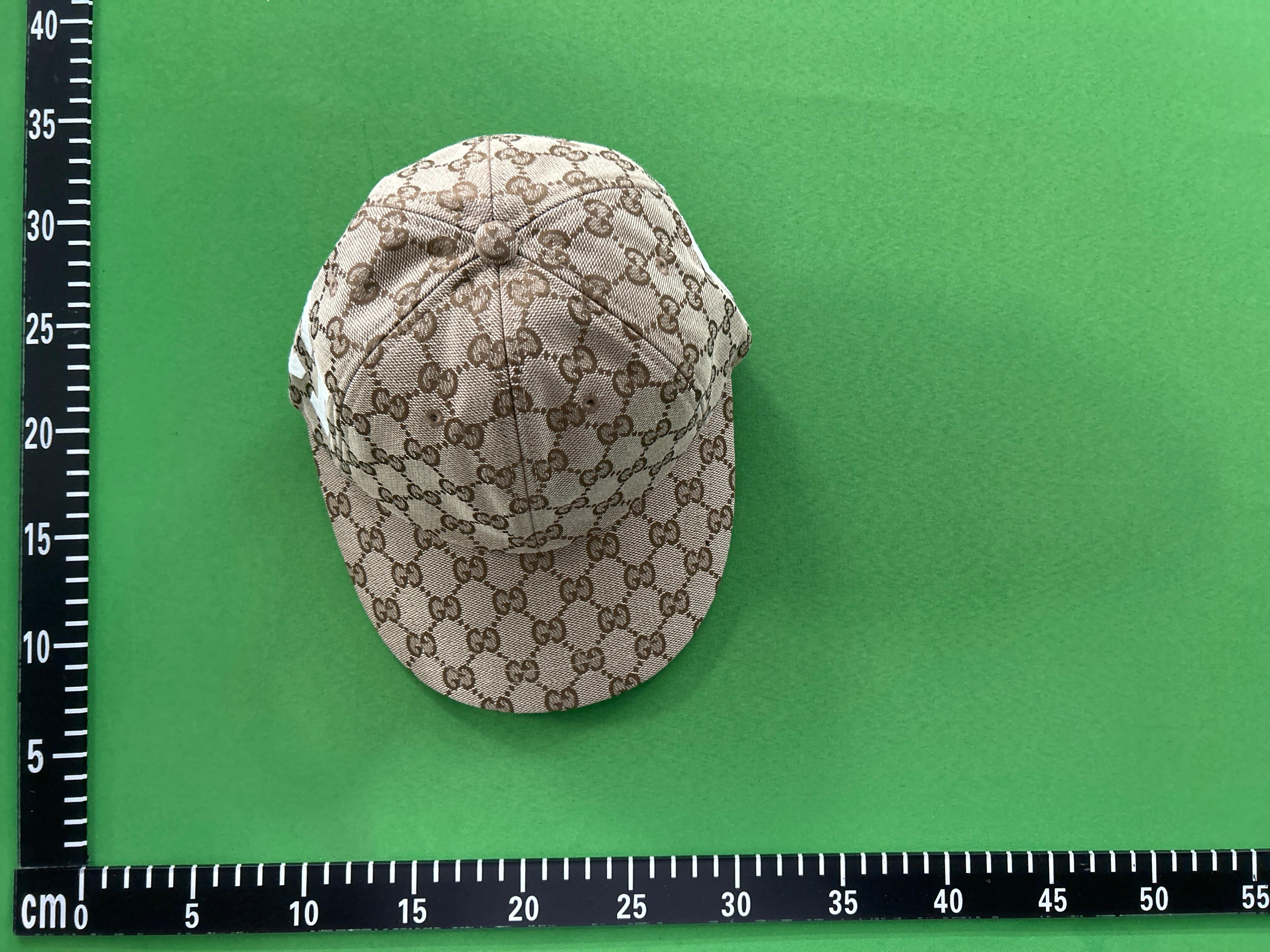 Foto QC 5 de Gucci GG Supreme 25 Baseball Cap Beige