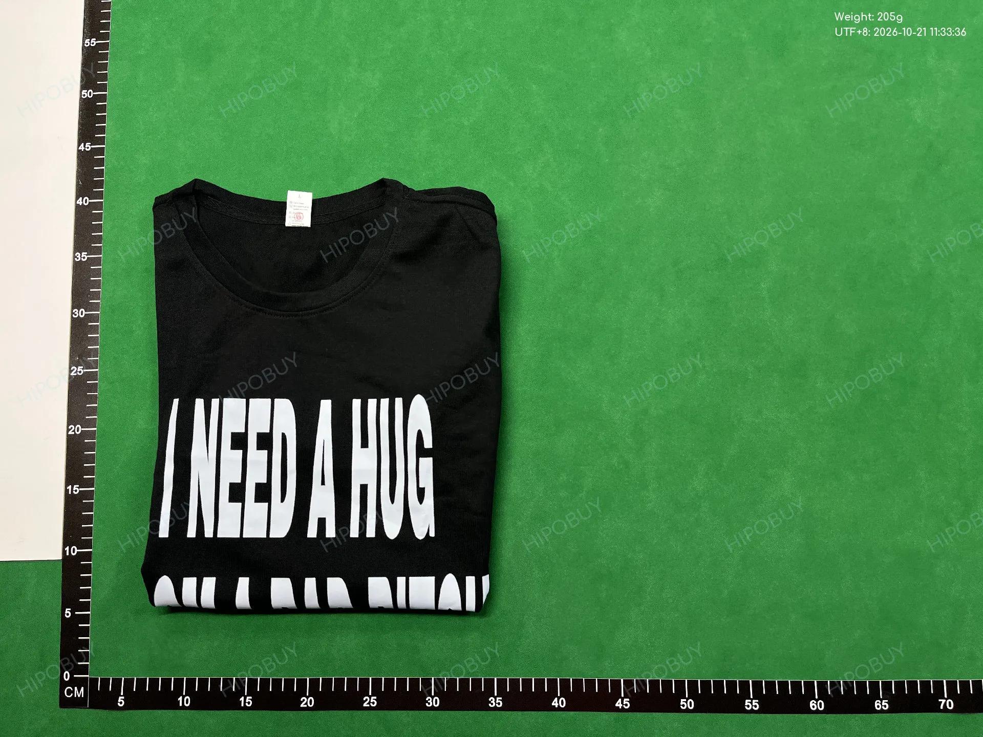 Foto QC 8 de Other T-shirt I Need A Hug From A Bad Bitch White
