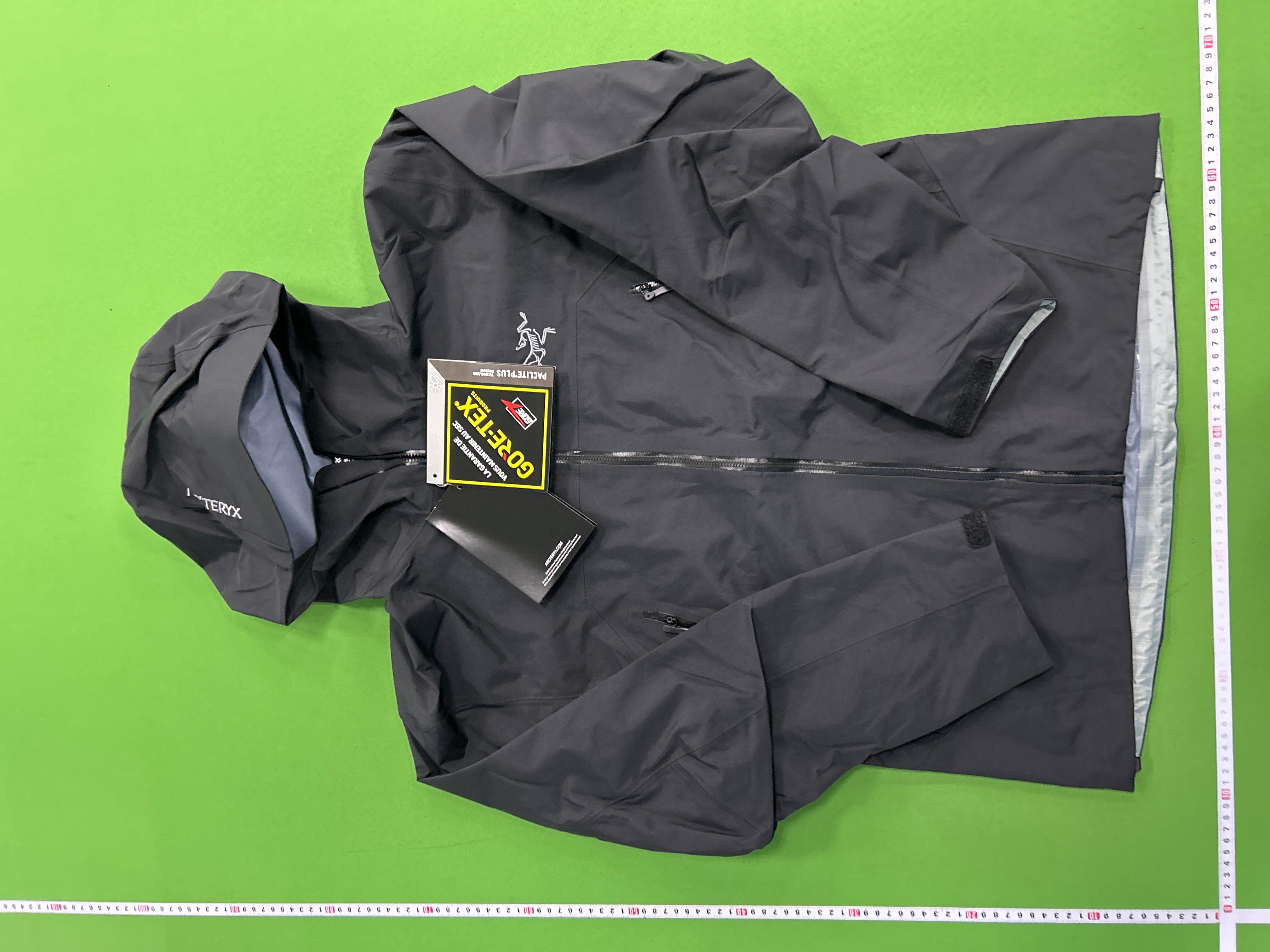 Foto QC 7 de Arc'teryx Squamish Hoody Jacket Windbreaker Black Sapphire