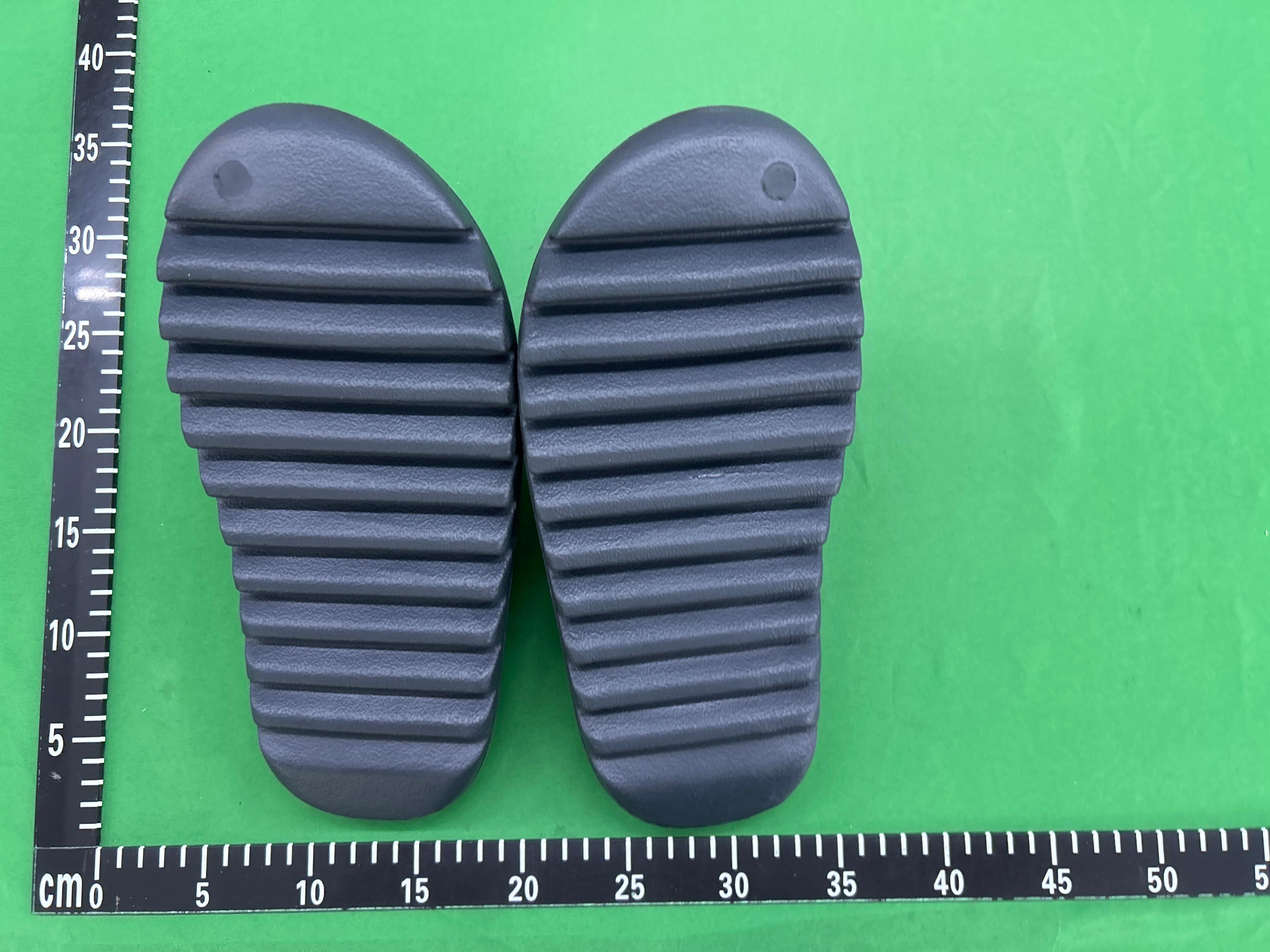 Foto QC 7 de adidas Yeezy Slide EVA Desert Sand FW6344