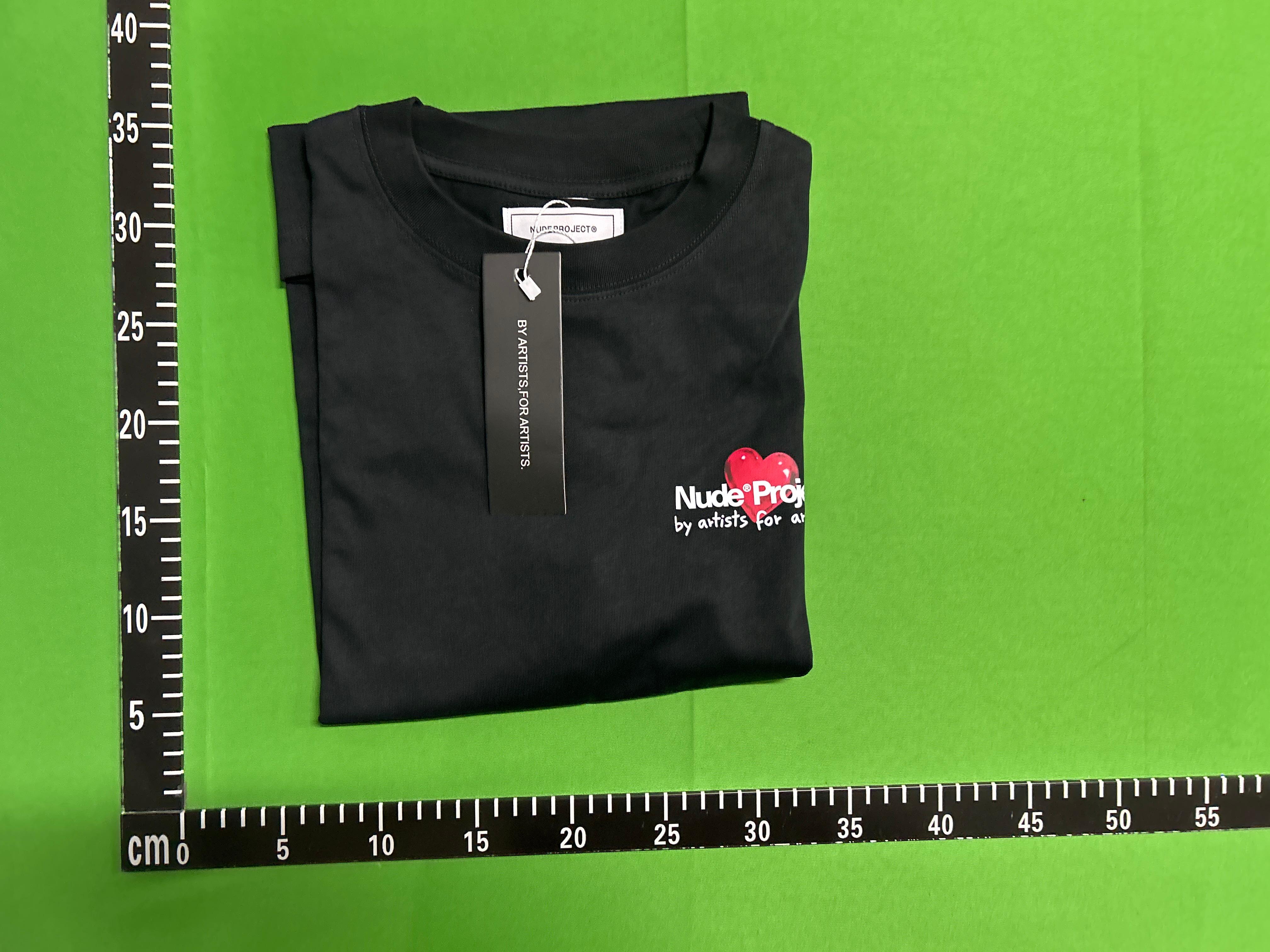 Foto QC 5 de Nude Project T-shirt Heart Cherry Graphic Black