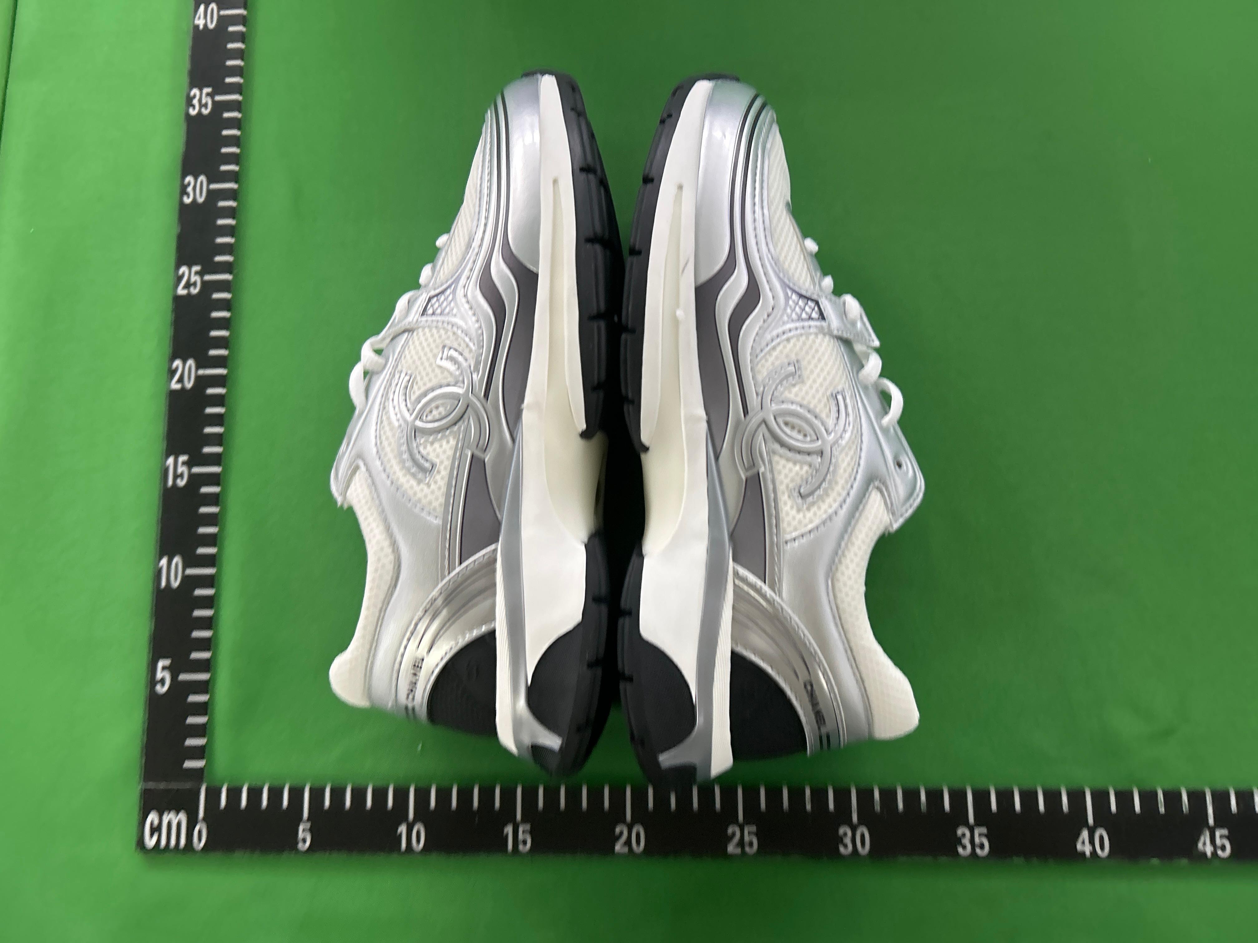 Foto QC 5 de Chanel Runner Low Silver White Mesh