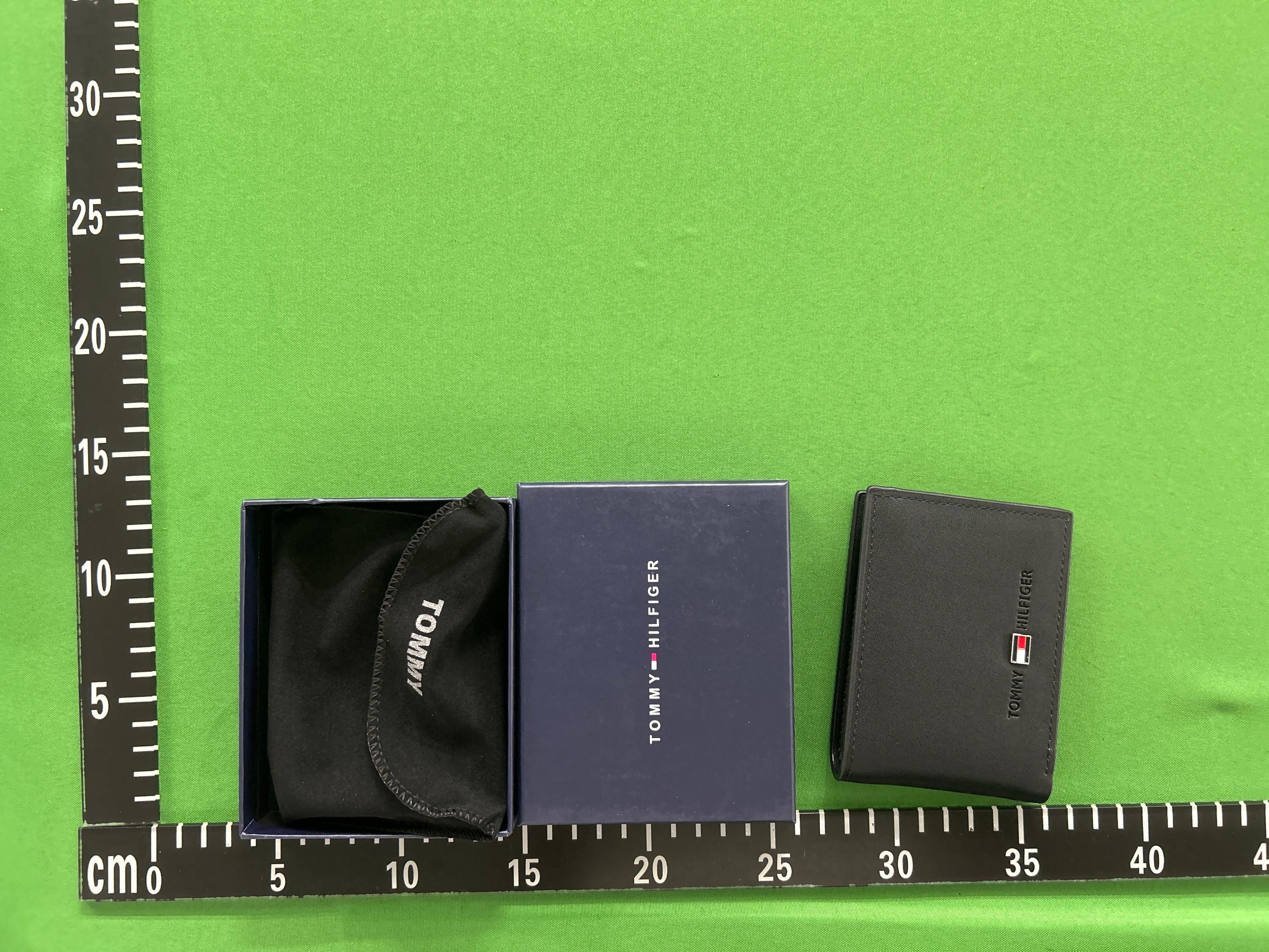 Foto QC 2 de Tommy Hilfiger T-6038 Bifold Wallet Leather Black