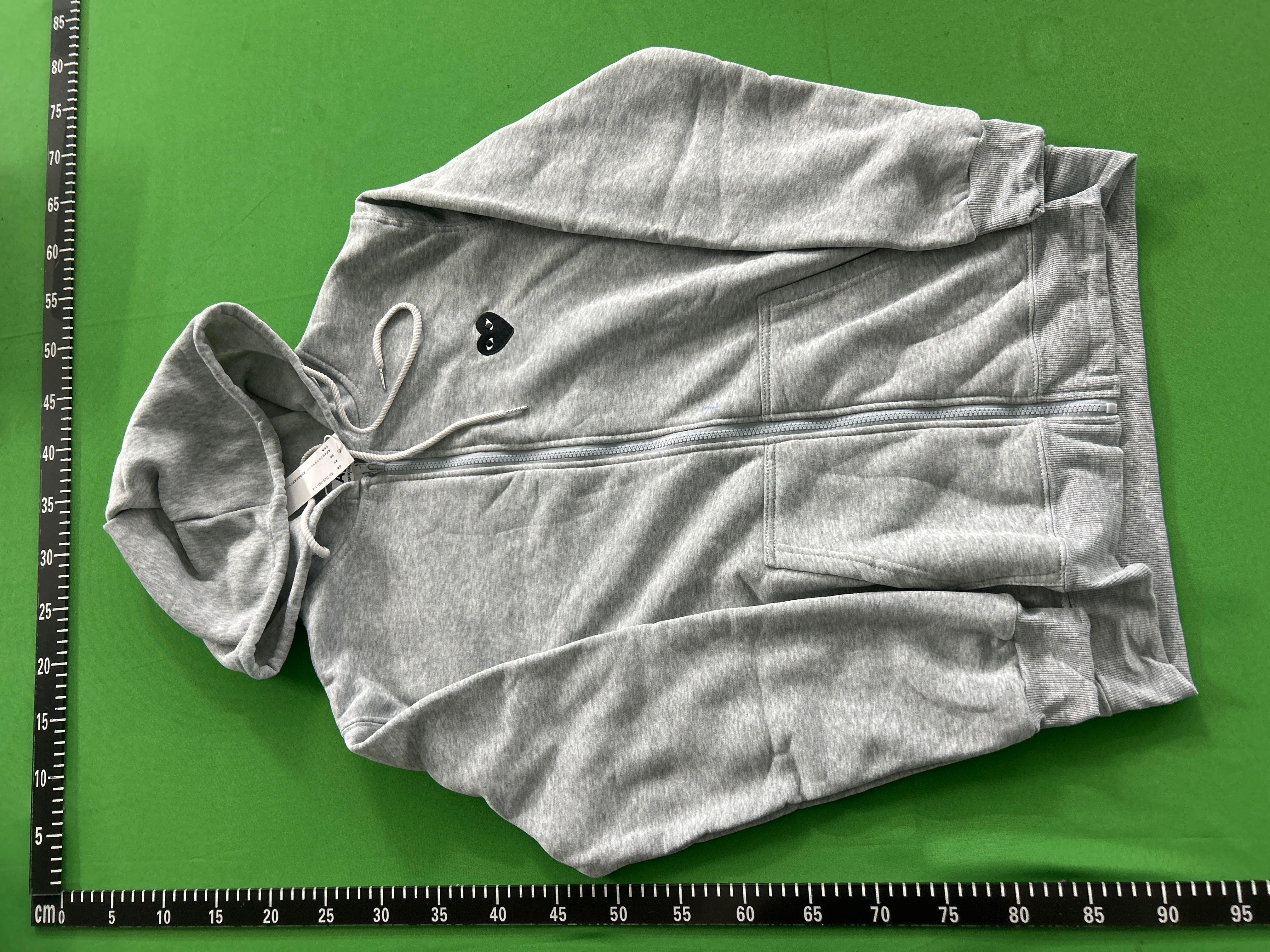 Foto QC 3 de Comme des Garçons PLAY Hoodie Black Heart Grey