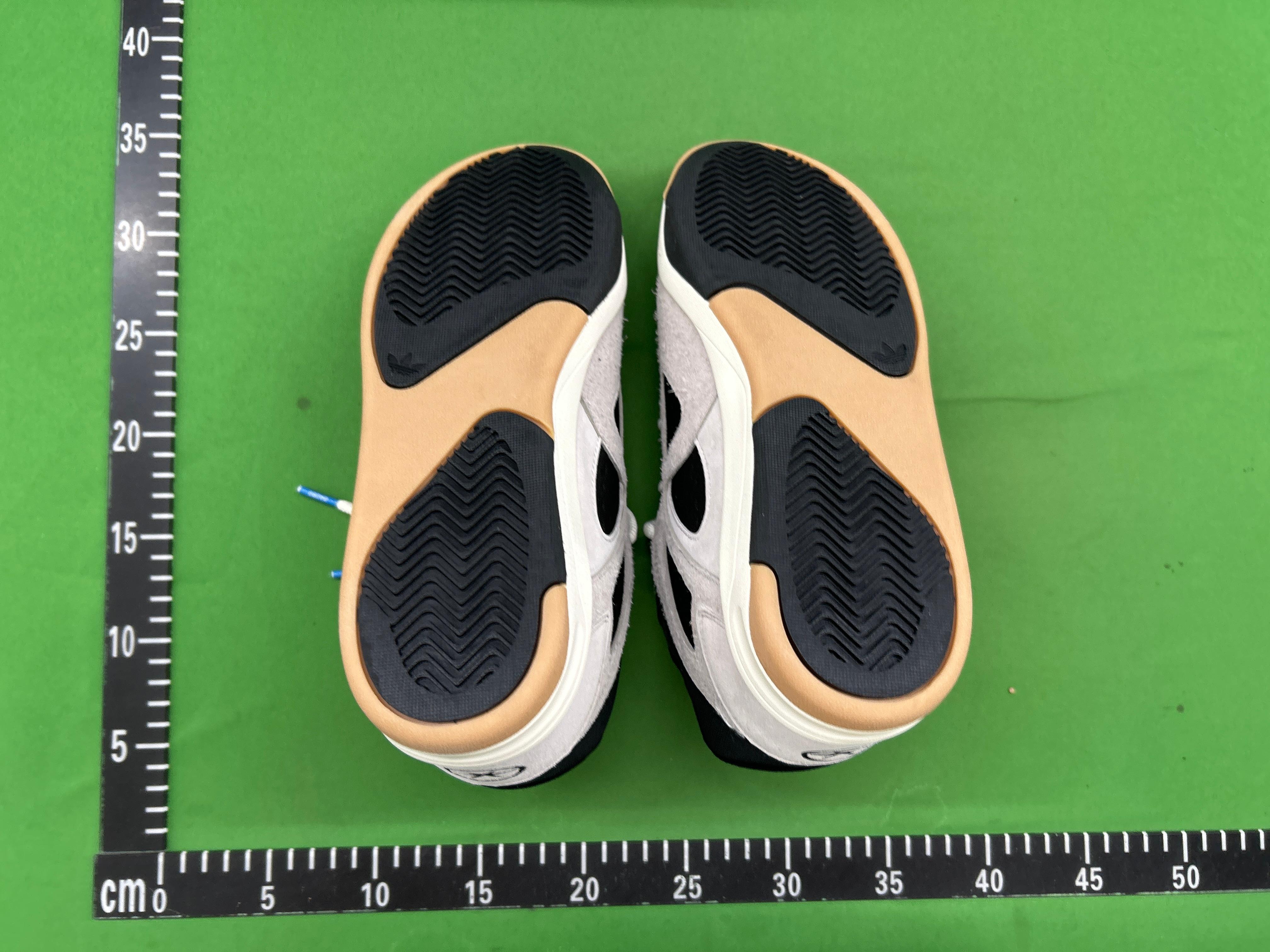 Foto QC 8 de adidas BADBO 1.0 Low Bad Bunny Beige Yellow Black JS3886
