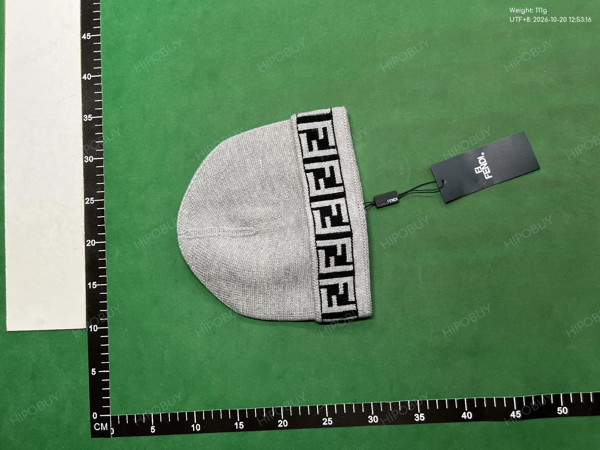 Foto QC 8 de Fendi FF Motif Beanie Grey