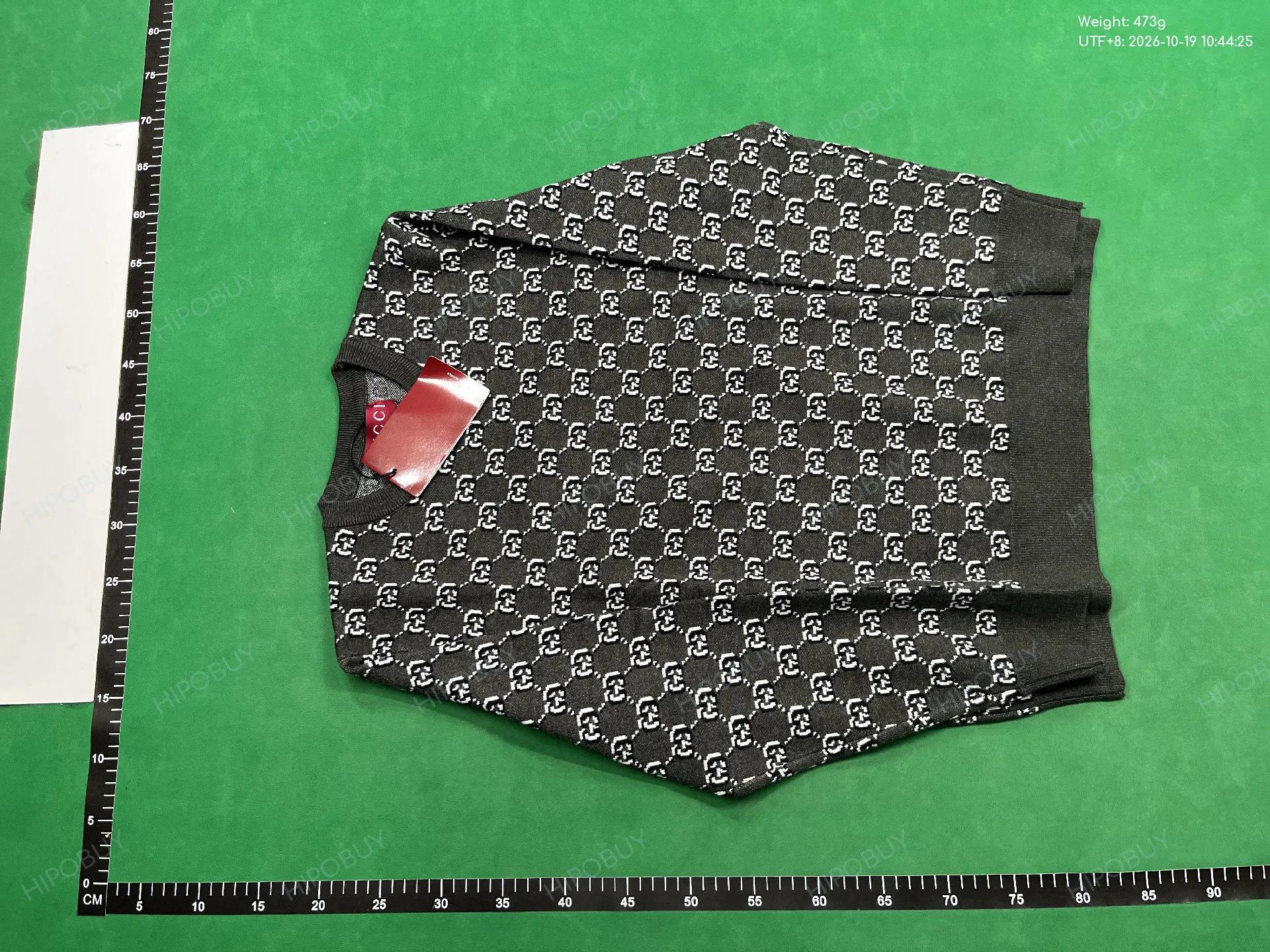 Foto QC 2 de Fendi Logo Crewneck Sweater Wool White