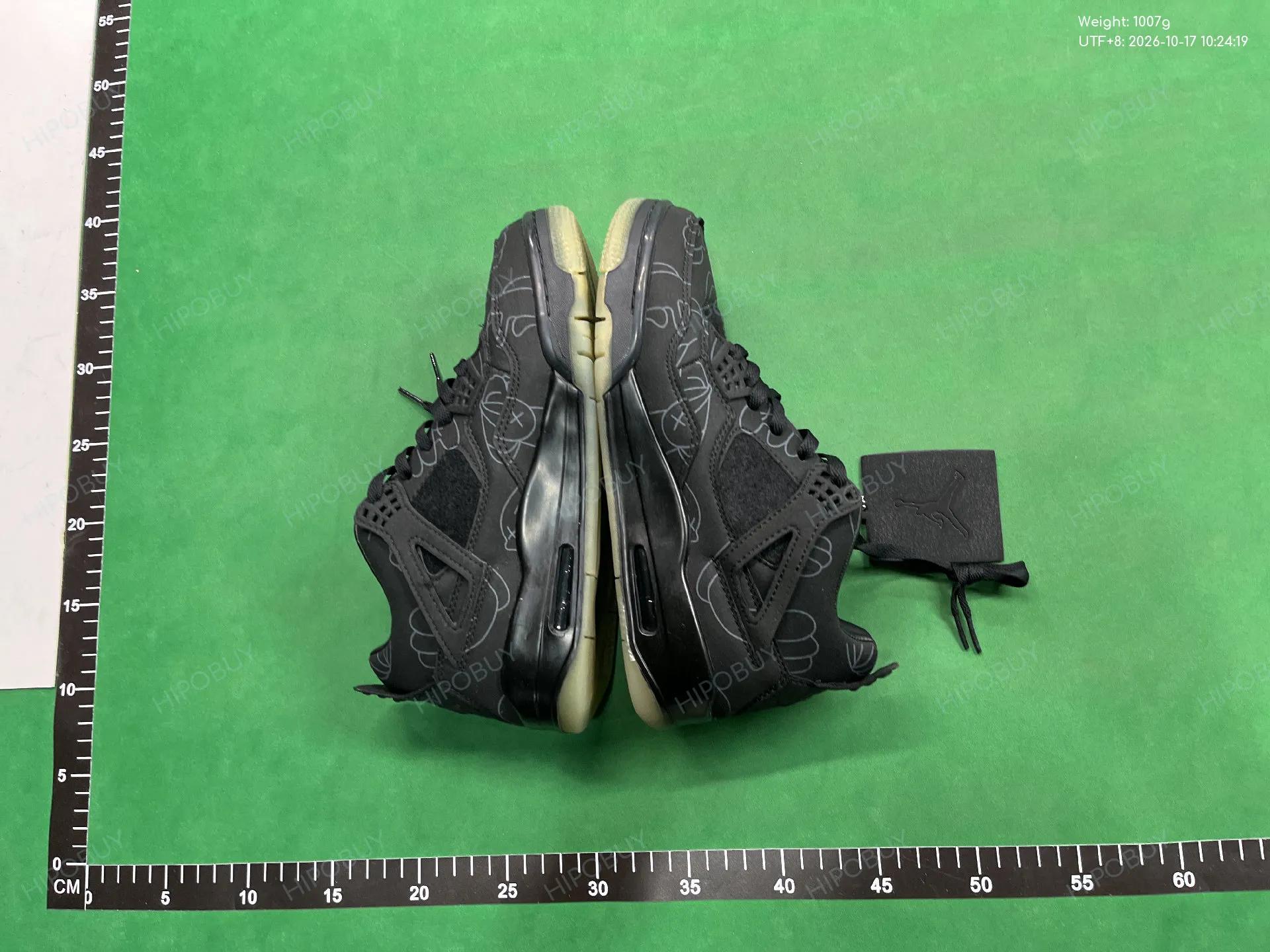 Foto QC 4 de Jordan 4 Retro Kaws Cool Grey 930155-003