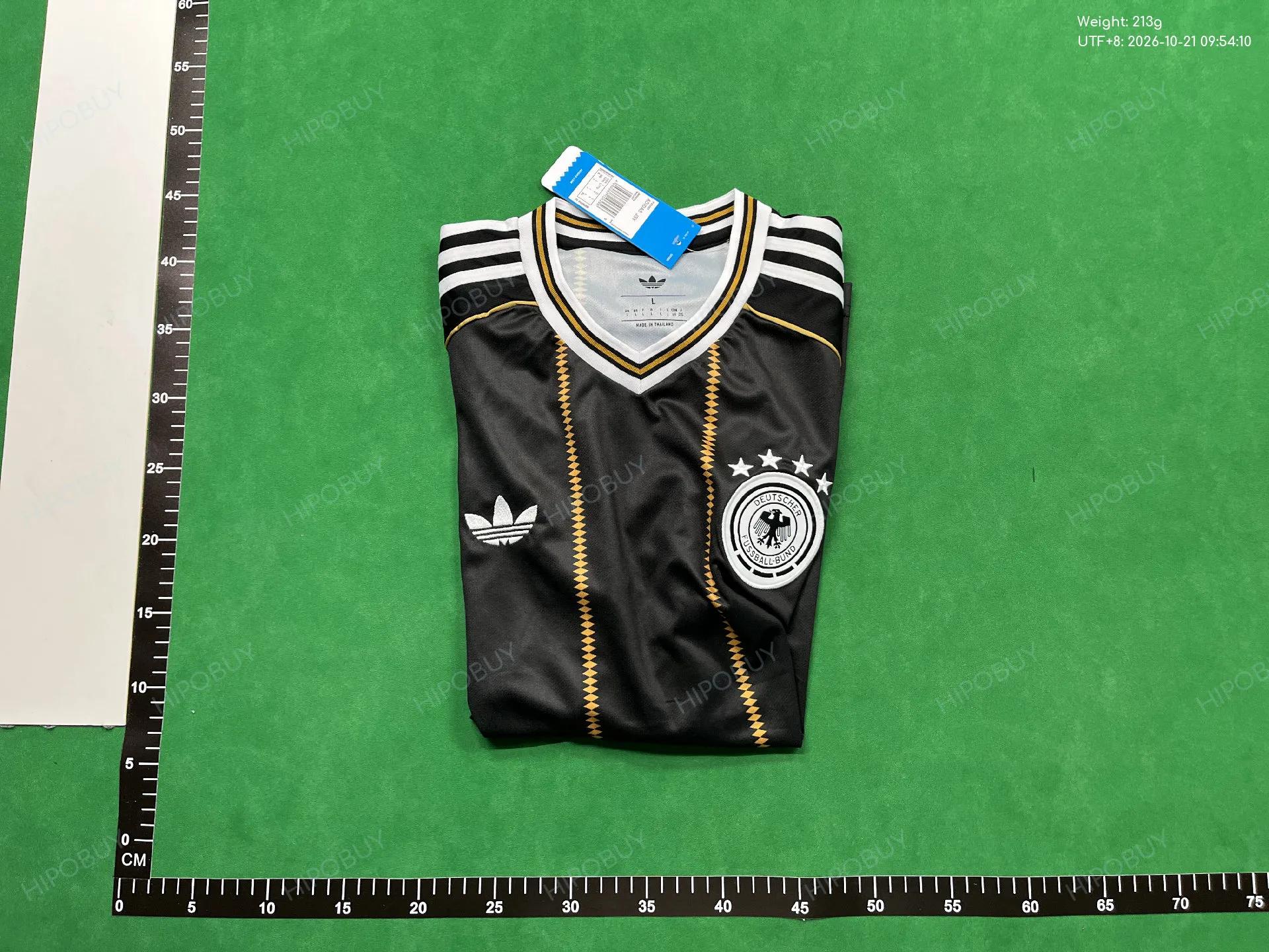 Foto QC 8 de adidas x AFC Ajax 2024/25 Pre-Match Jersey Light Blue/White