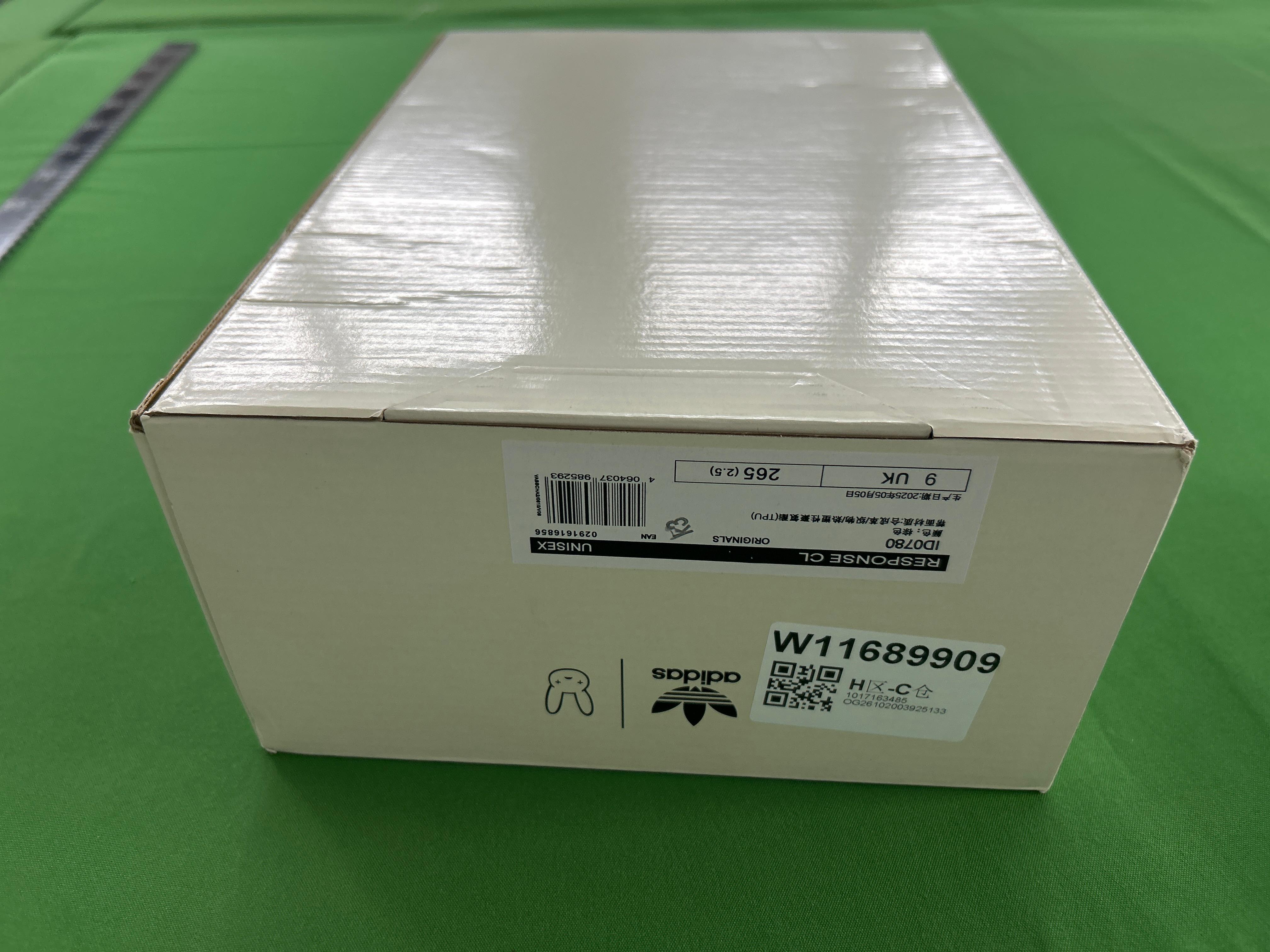 Foto QC 1 de adidas Response CL Bad Bunny Triple Black ID0805