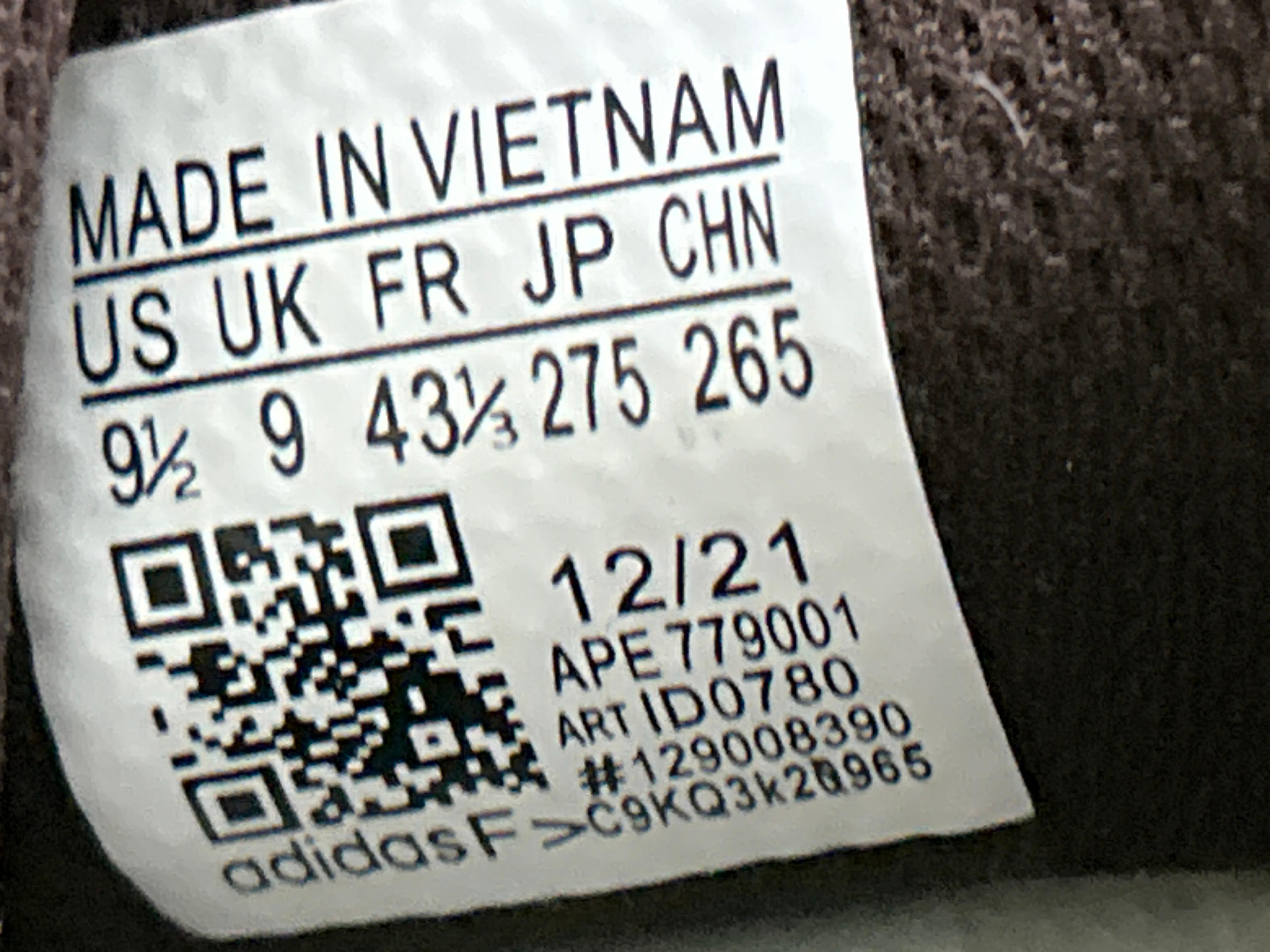 Foto QC 8 de adidas Response CL Bad Bunny Triple Black ID0805