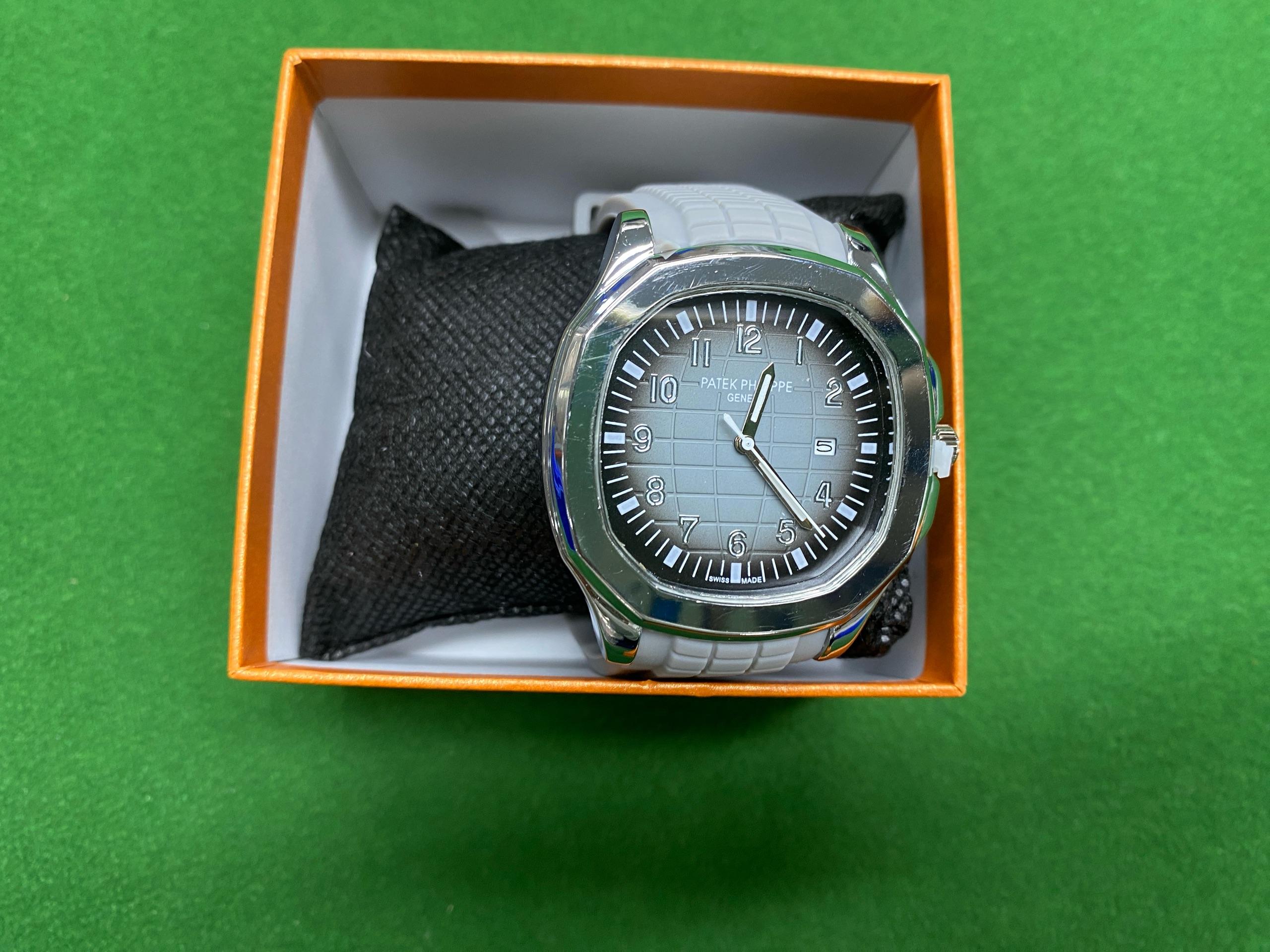 Foto QC 1 de Unbranded Grenade Series Quartz Silicone Watch