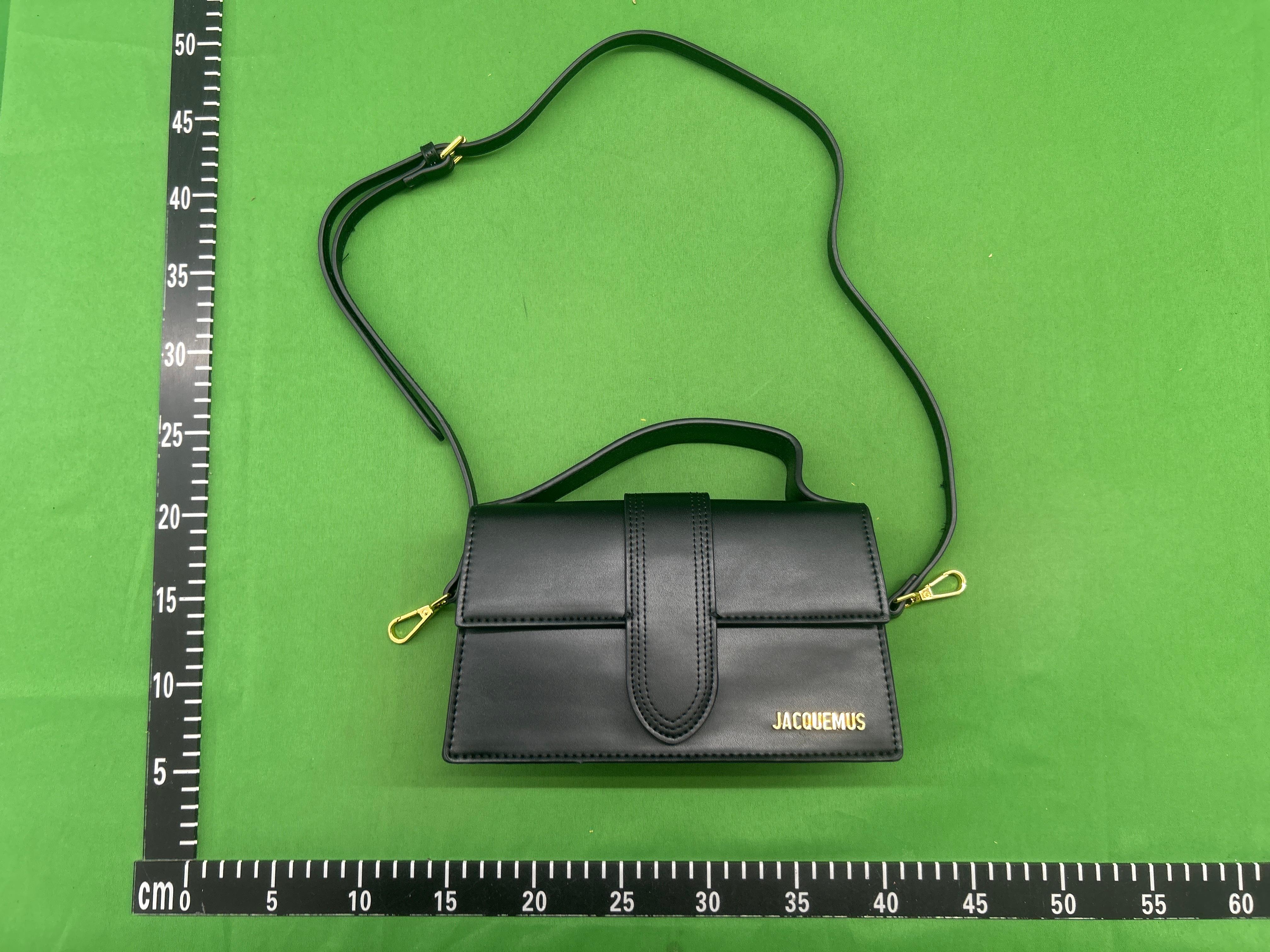 Foto QC 2 de Jacquemus Le Bambino Pink Leather