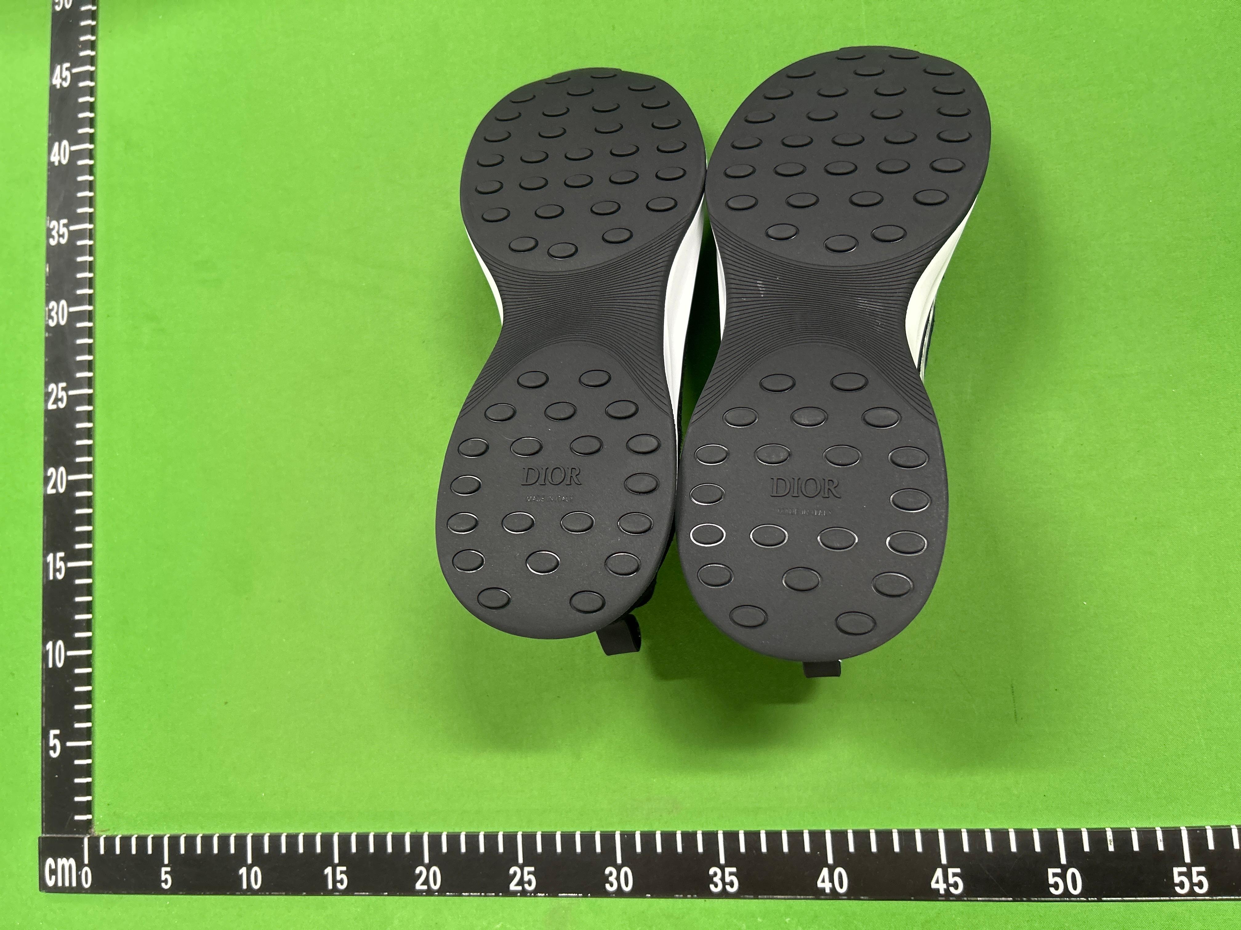 Foto QC 6 de Dior B25 Runner Grey Dior Oblique 3SN231YJG