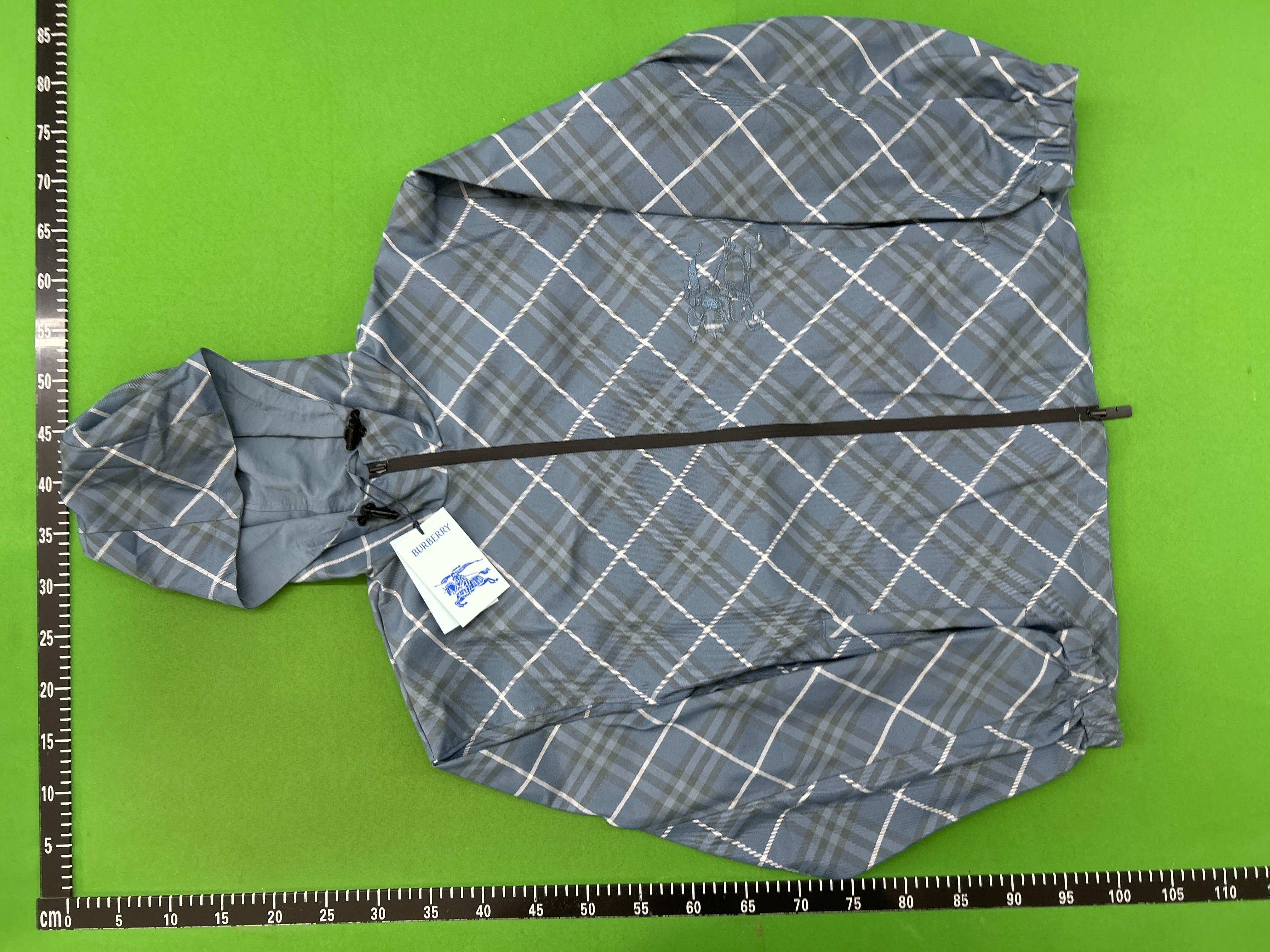 Foto QC 2 de Burberry Hooded Jacket Check Archive Beige