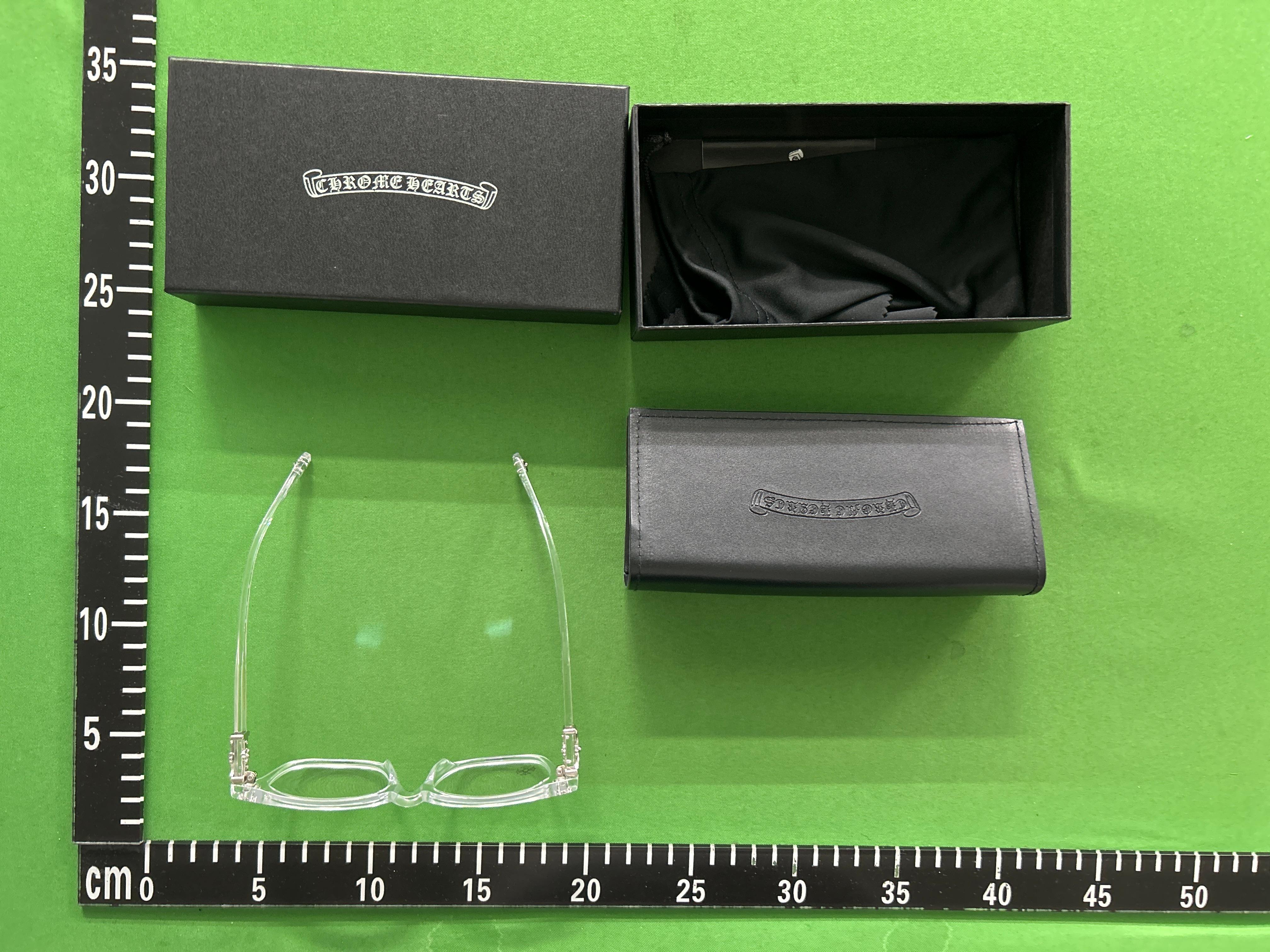 Foto QC 5 de Chrome Hearts Square-Frame Acetate Eyeglasses Clear (2273)
