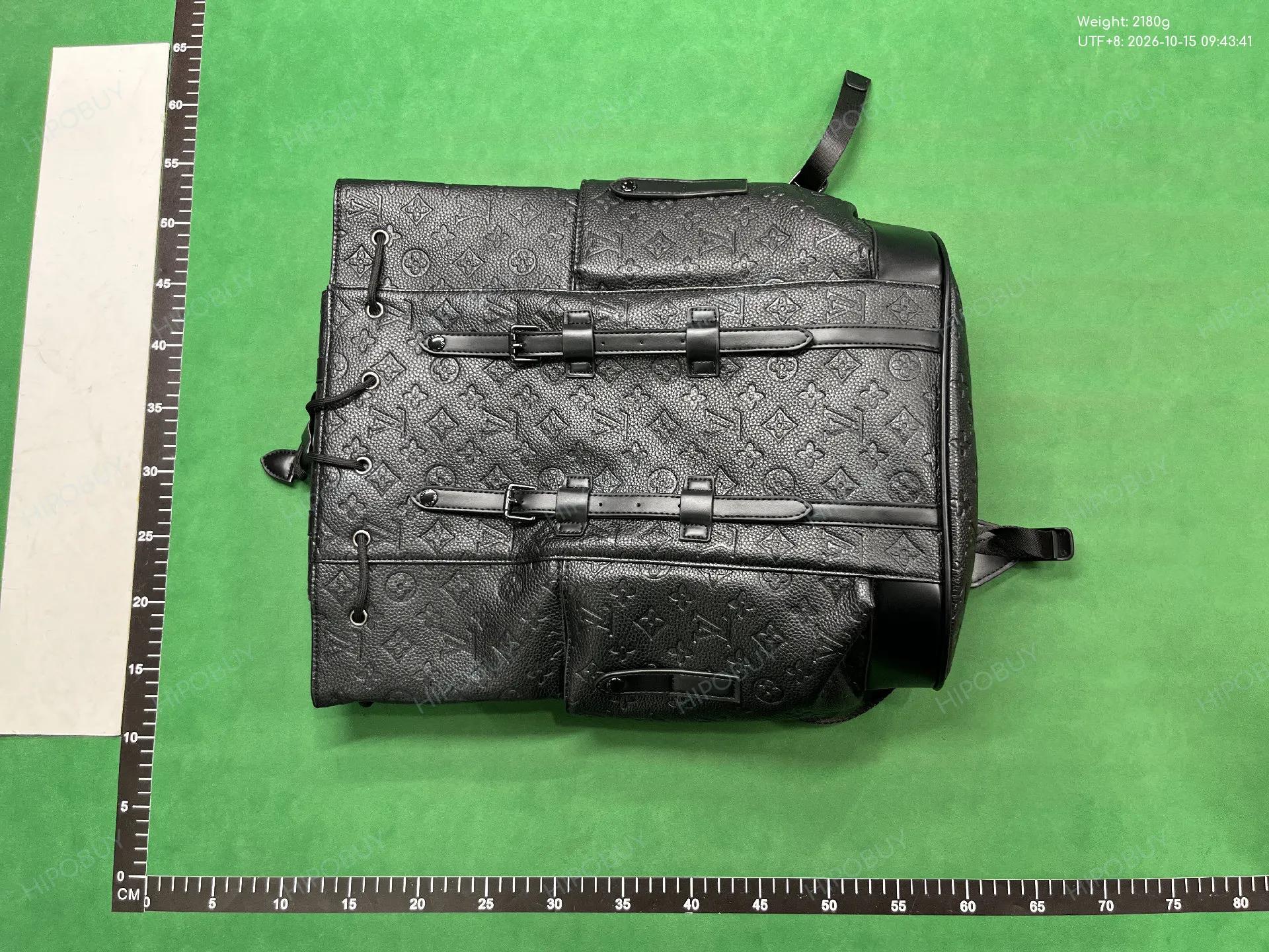 Foto QC 7 de Louis Vuitton Christopher Backpack PM Black Monogram Shadow Leather
