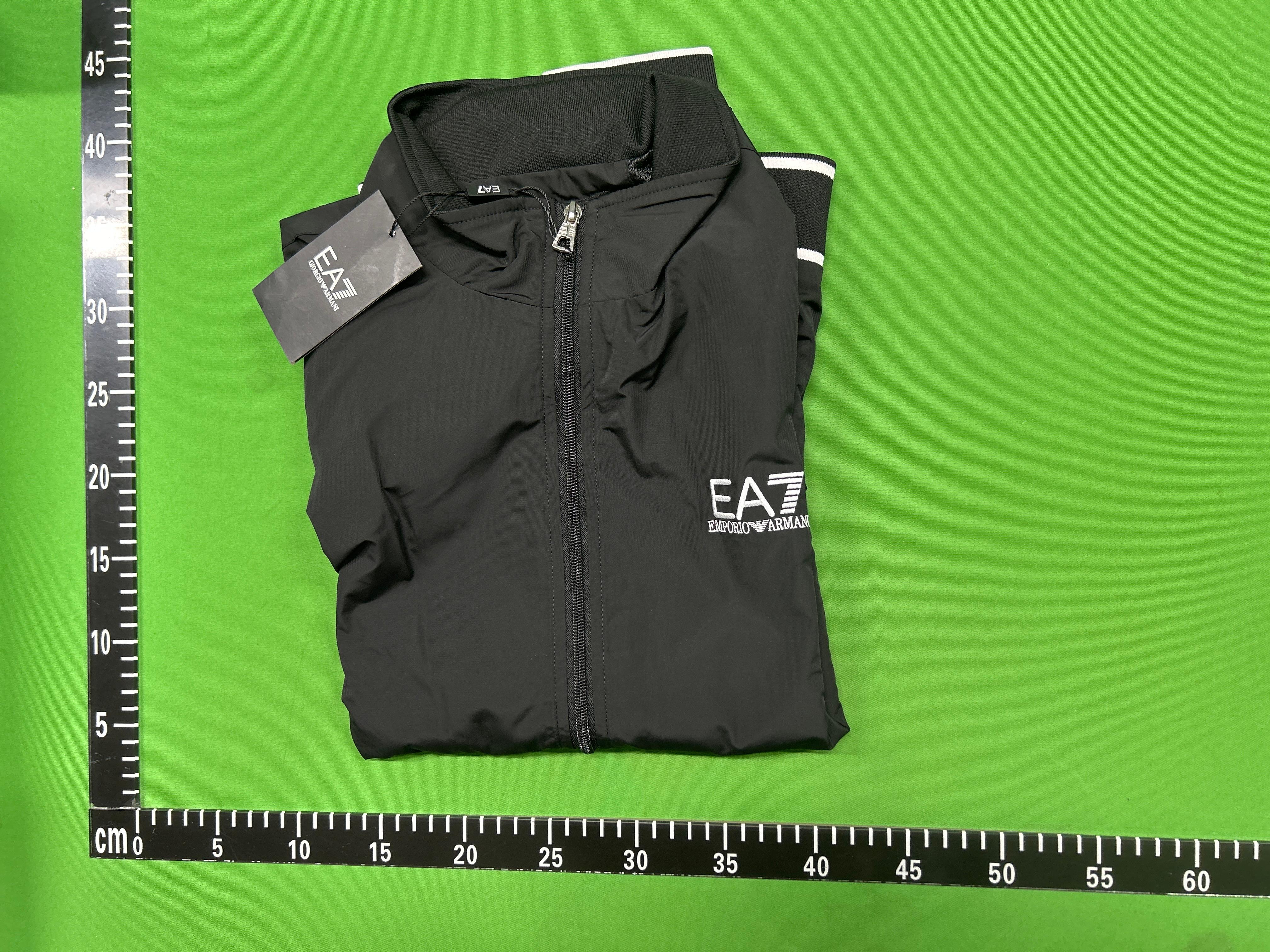 Foto QC 2 de EA7 Emporio Armani Core Identity Bomber Jacket Stripe Trim Black