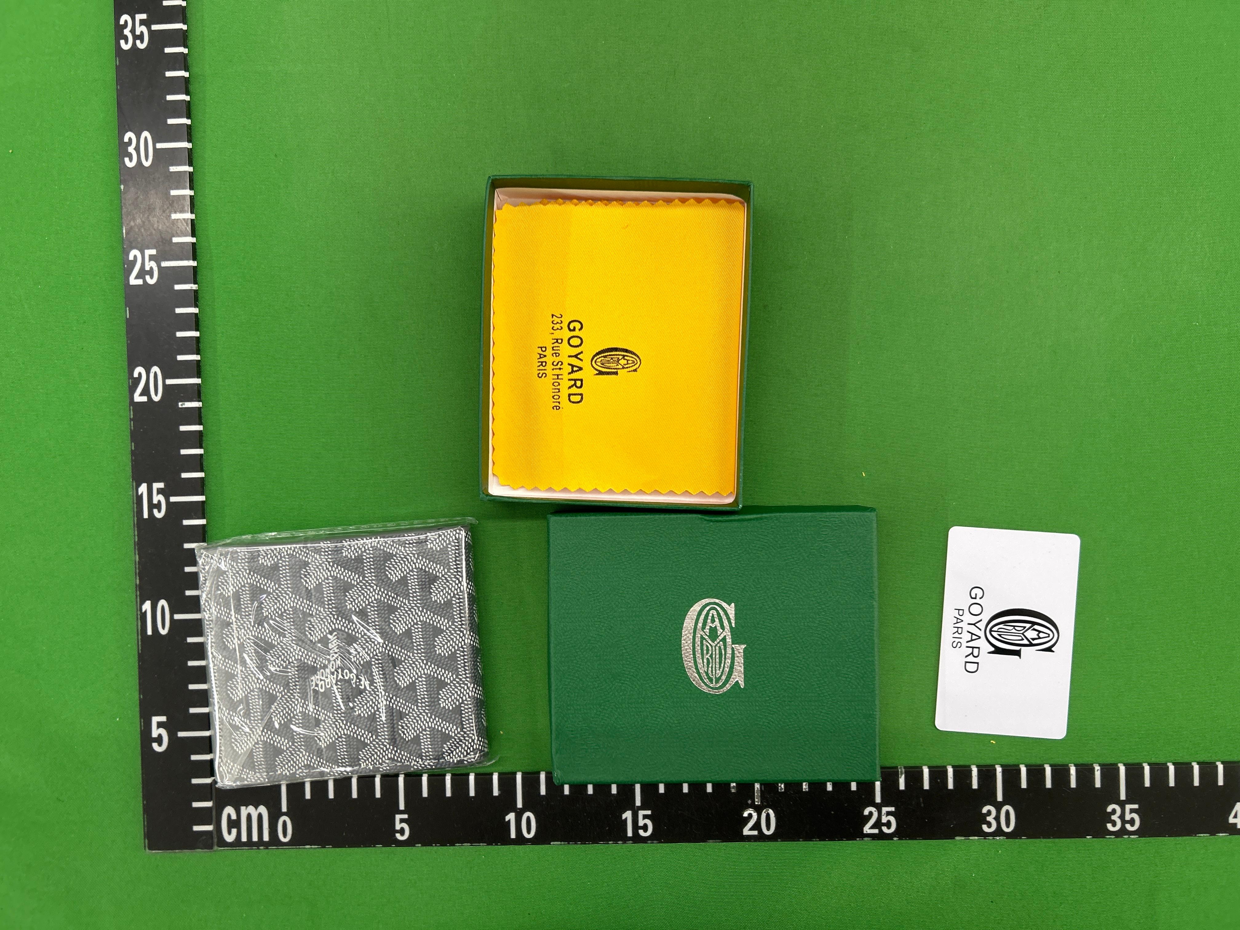 Foto QC 8 de Goyard Victoire Wallet Goyardine White