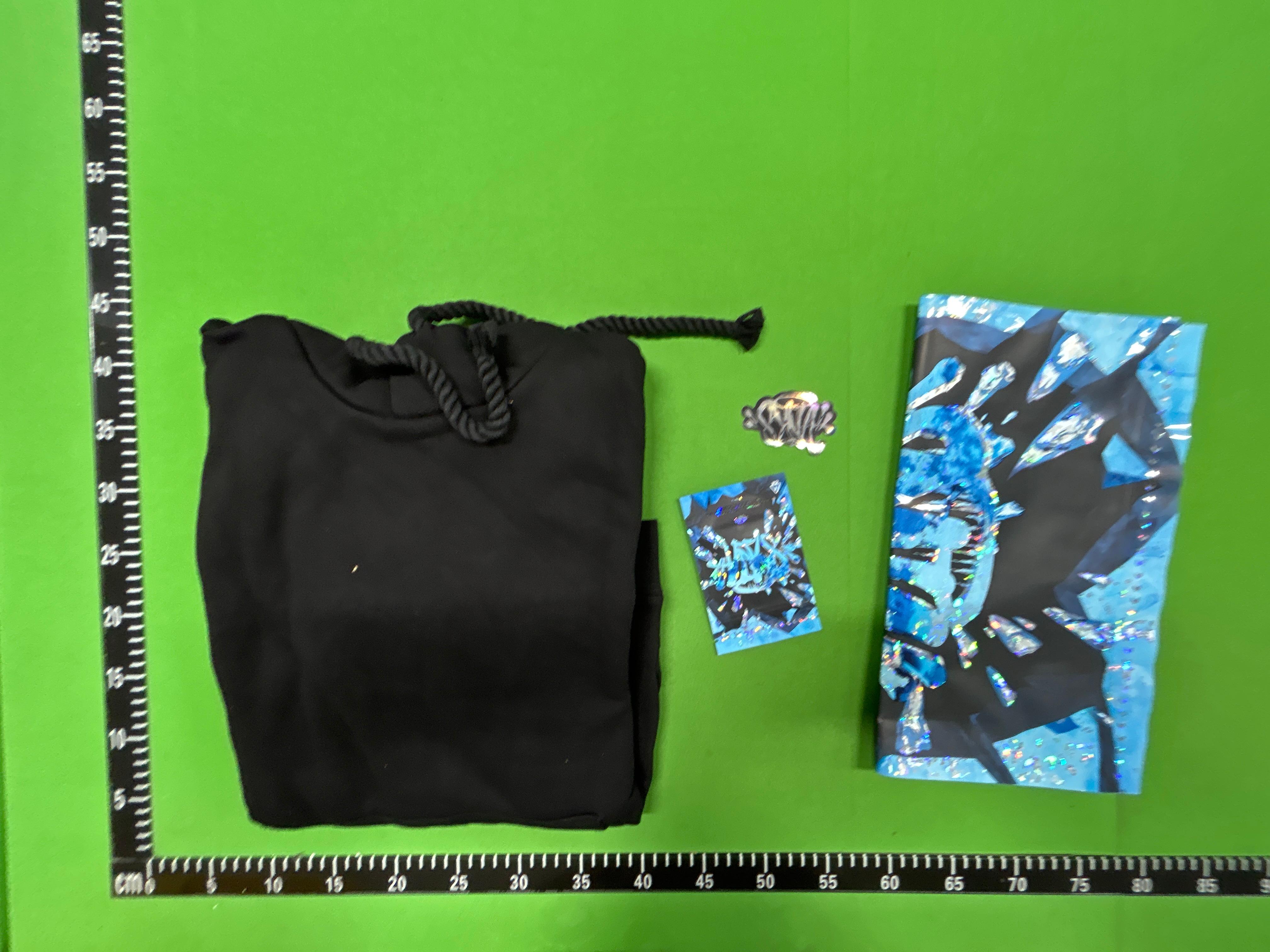 Foto QC 6 de Syna Crewneck Sweater Logo Black