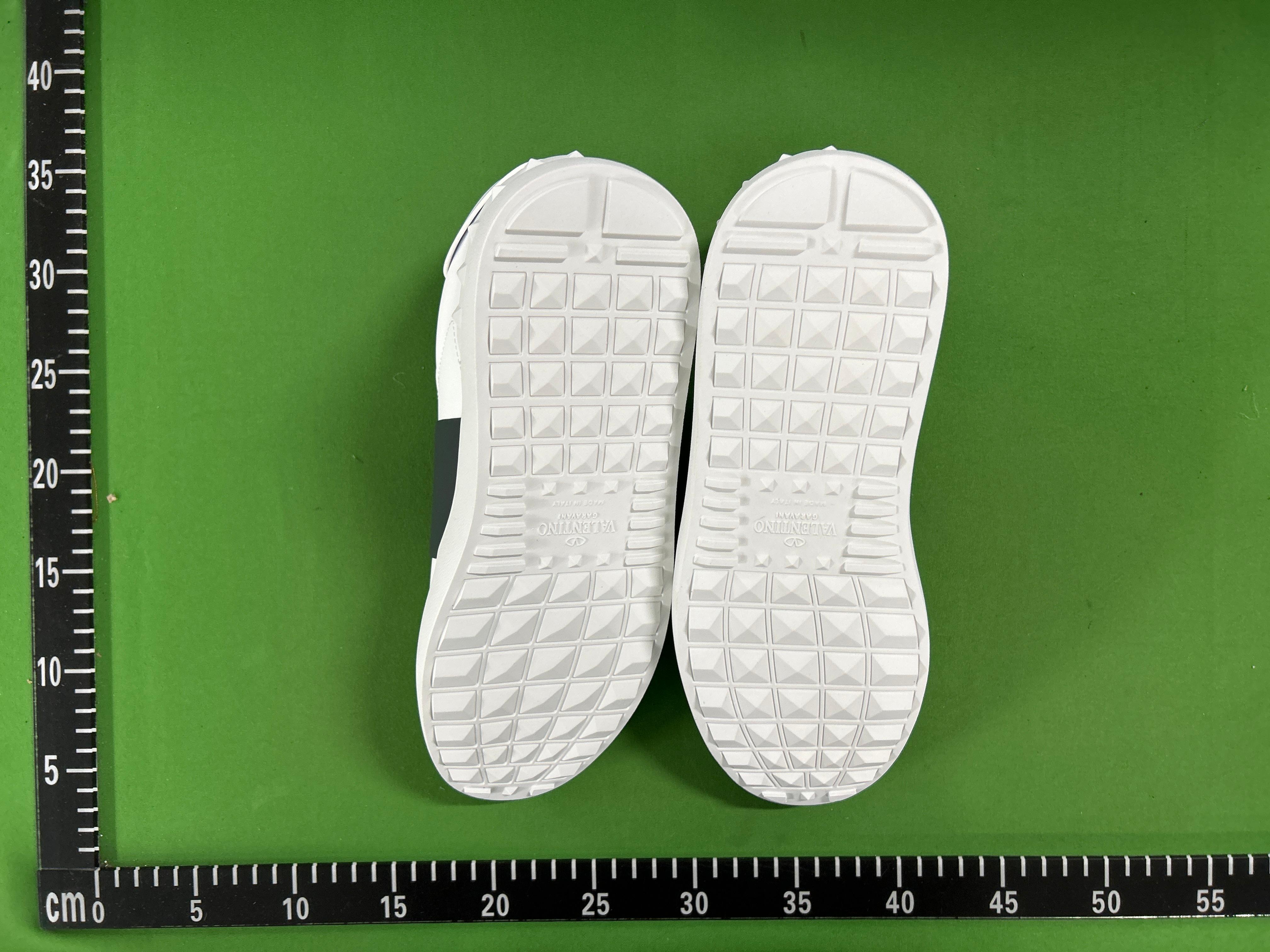 Foto QC 7 de Valentino Garavani Open Leather Sneakers White Black Band