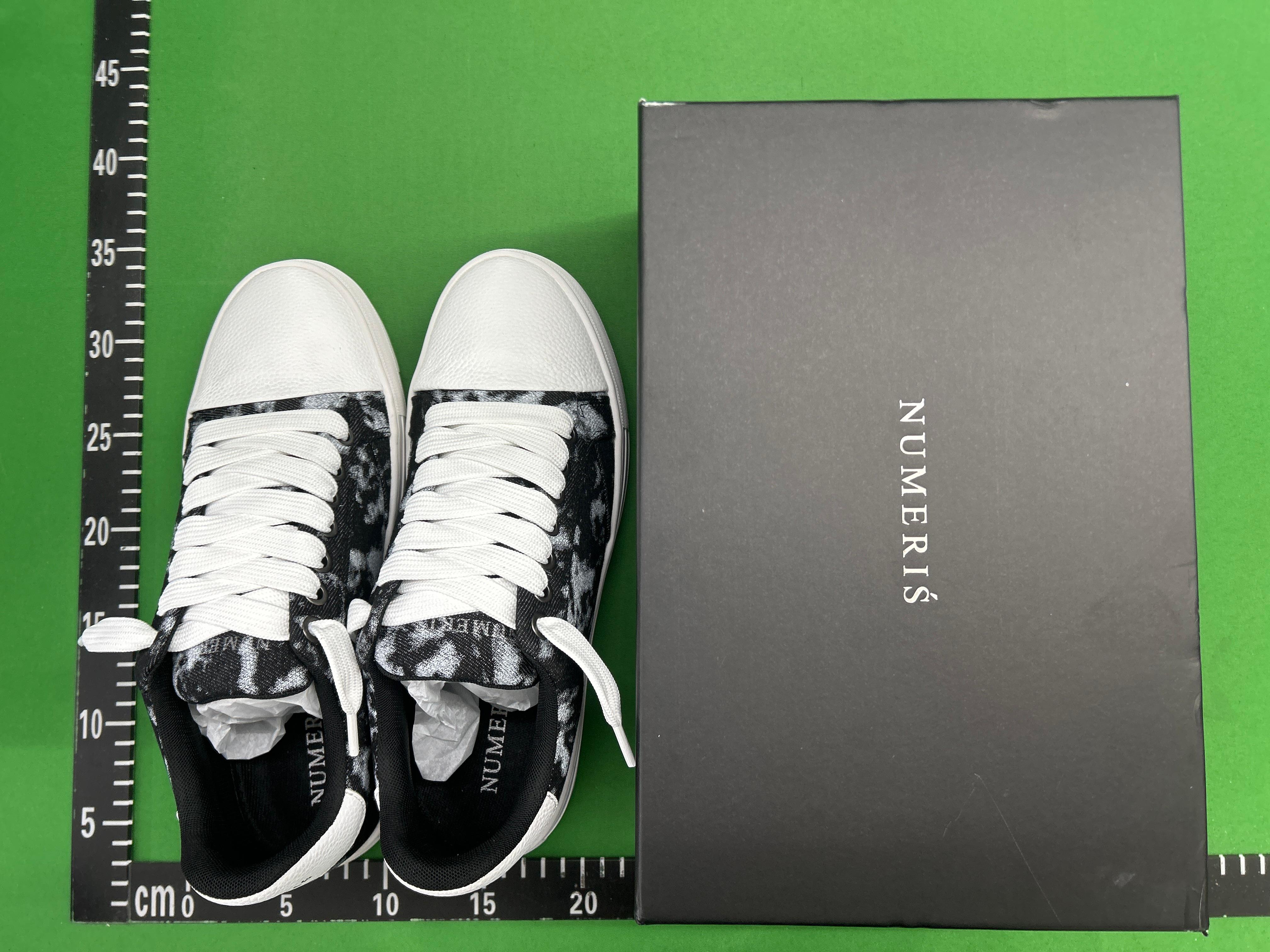 Foto QC 2 de AMI Paris A Walk Low Black White USN504.AL0126.001