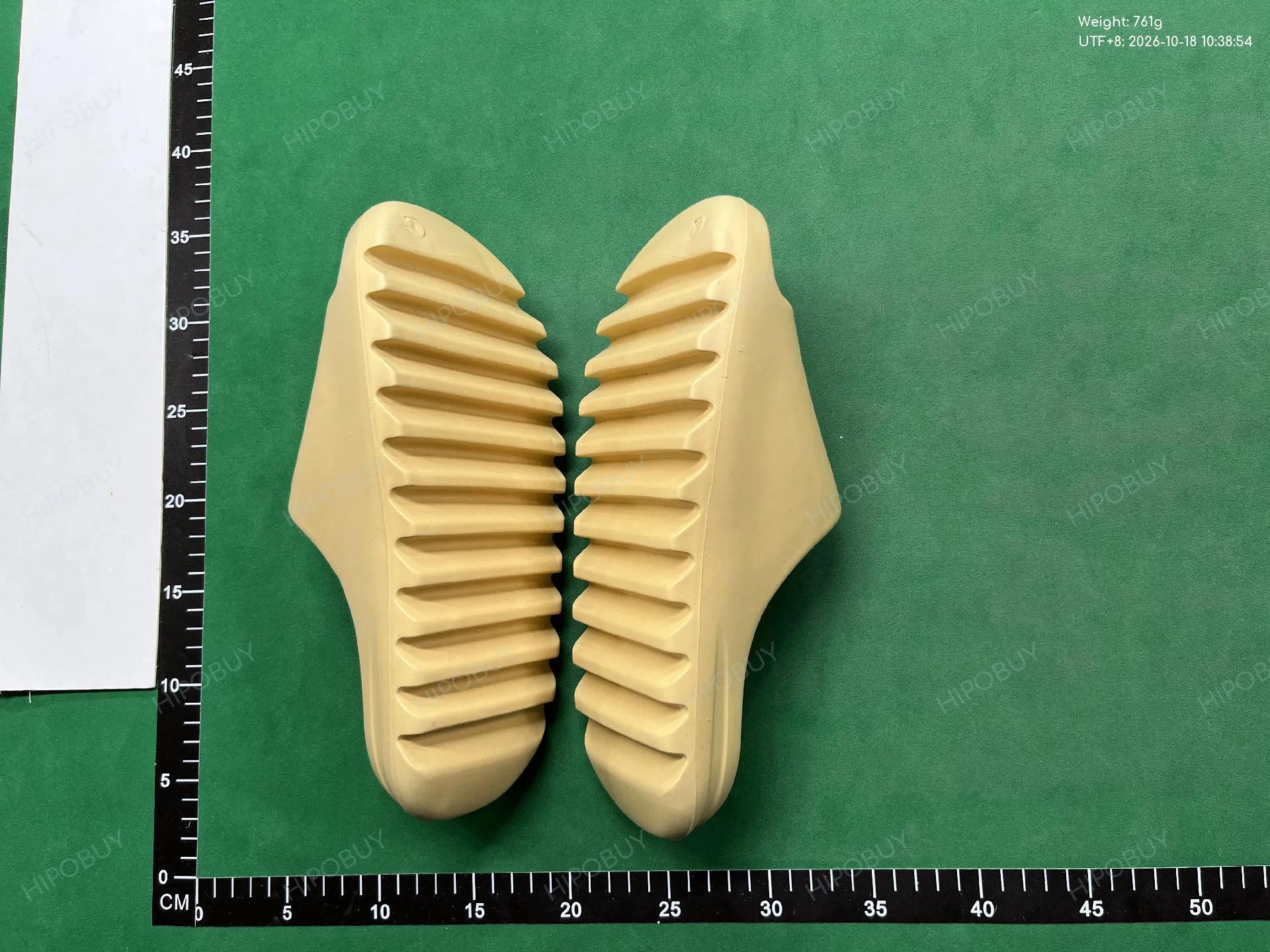 Foto QC 8 de Yeezy Foam RNR Onyx HP8739