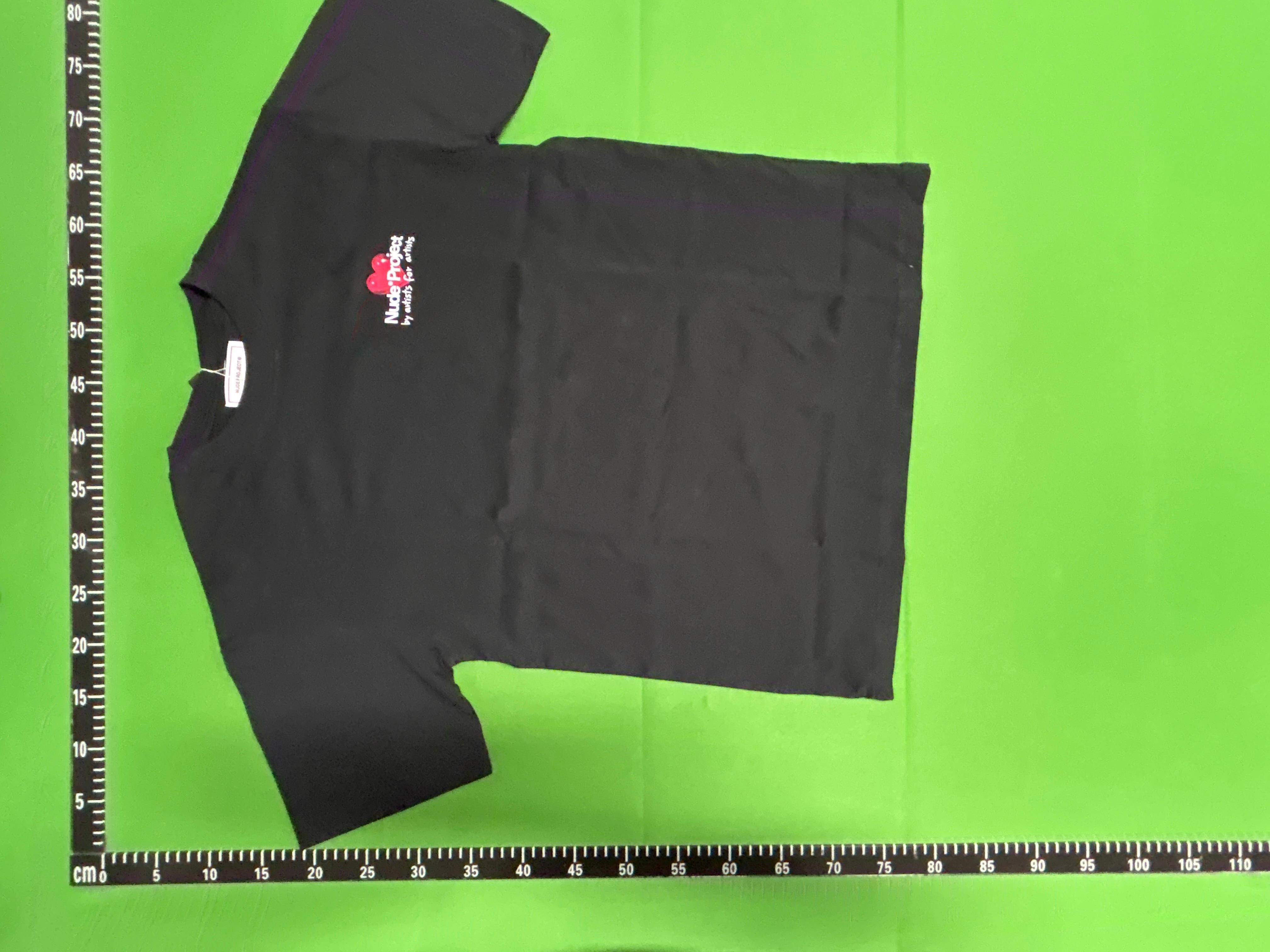 Foto QC 7 de Nude Project T-shirt Heart Cherry Graphic Black