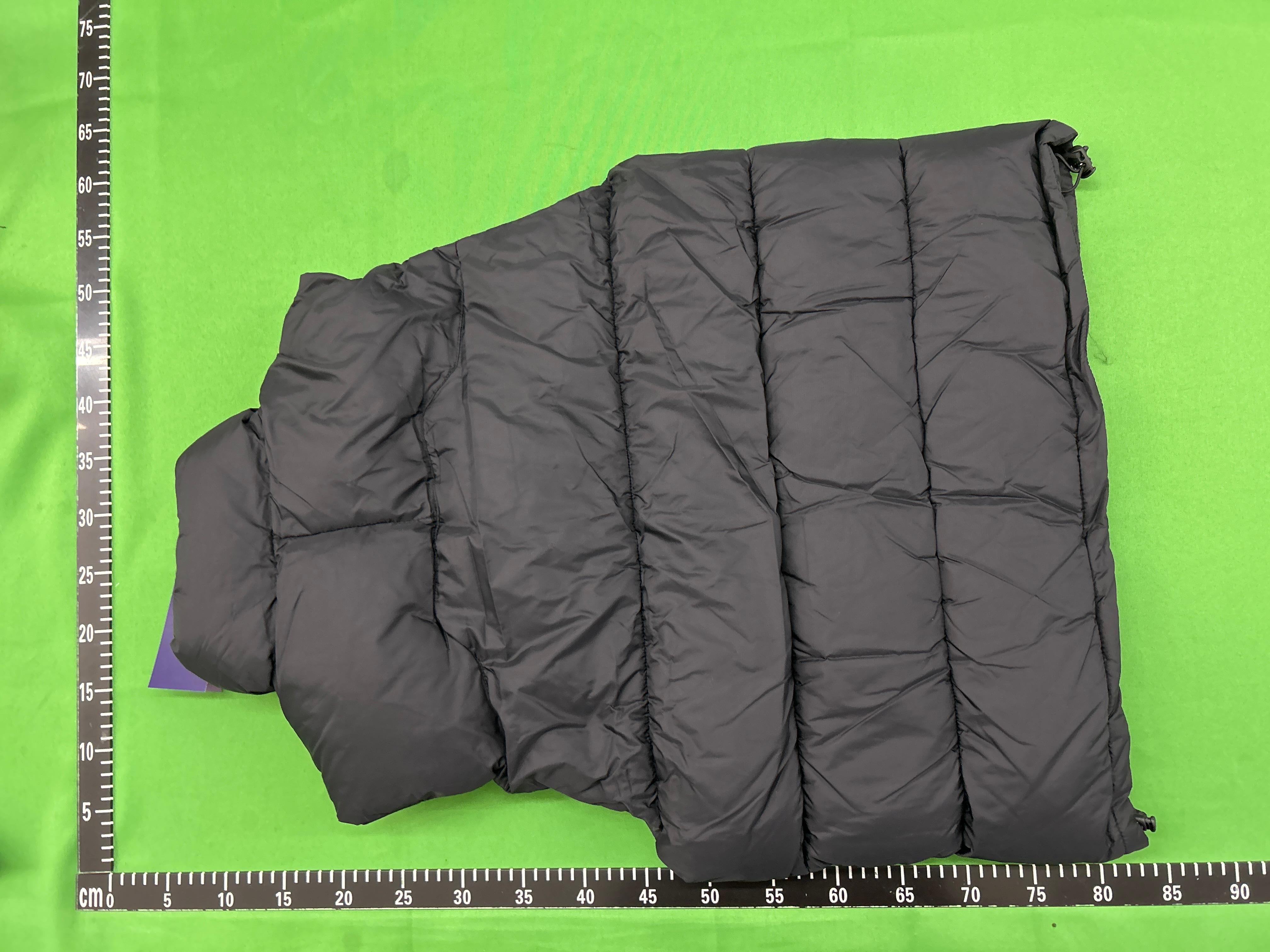 Foto QC 3 de Burberry Lockwell Down Puffer Jacket Detachable Sleeve Black
