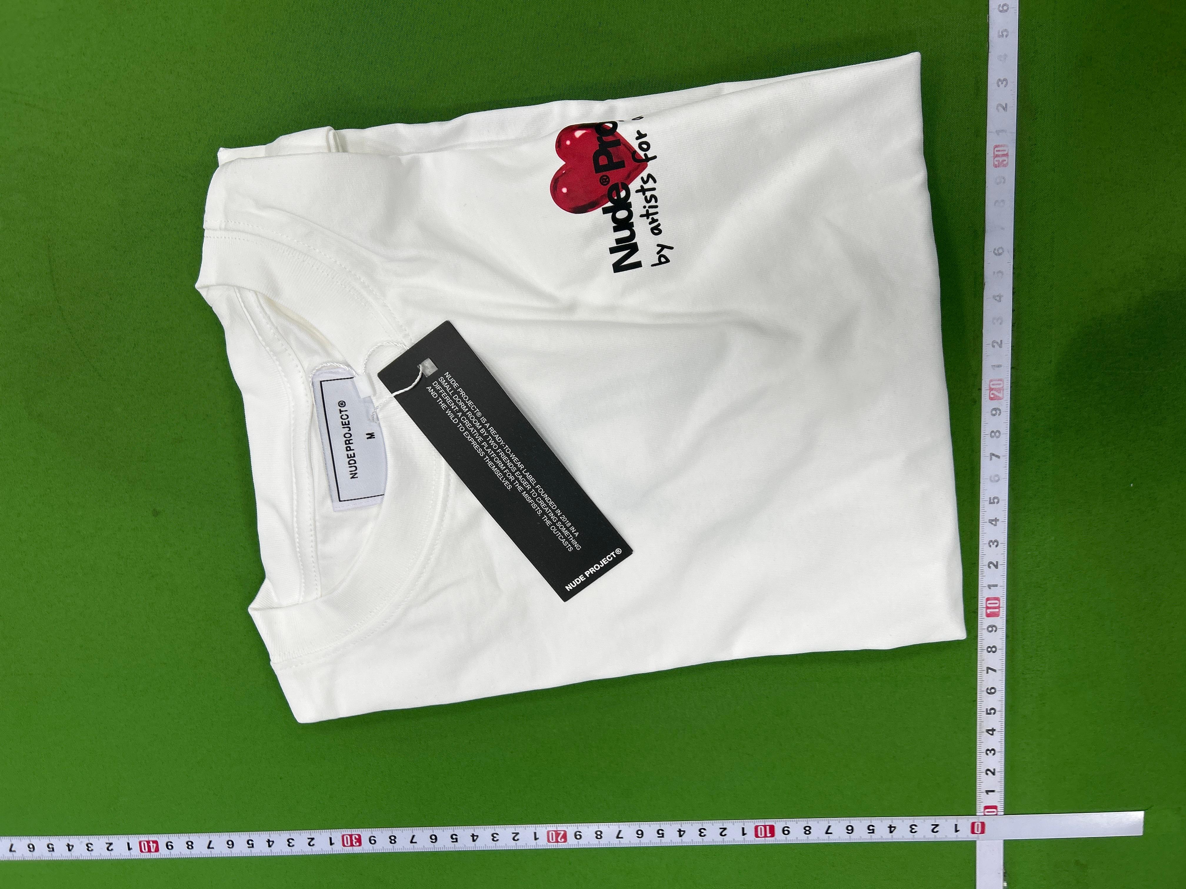 Foto QC 1 de Nude Project T-shirt Heart Cherry Graphic Black