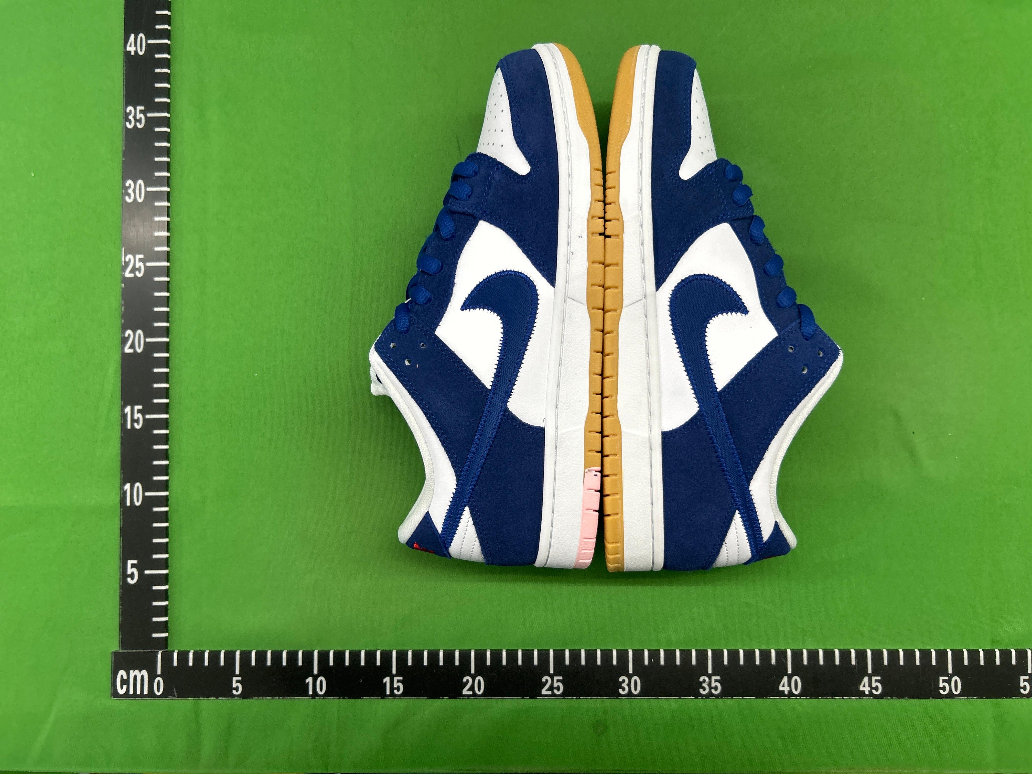 Foto QC 5 de Nike Dunk SB Low Pro QS Born X Raised One Block At A Time FN7819-400