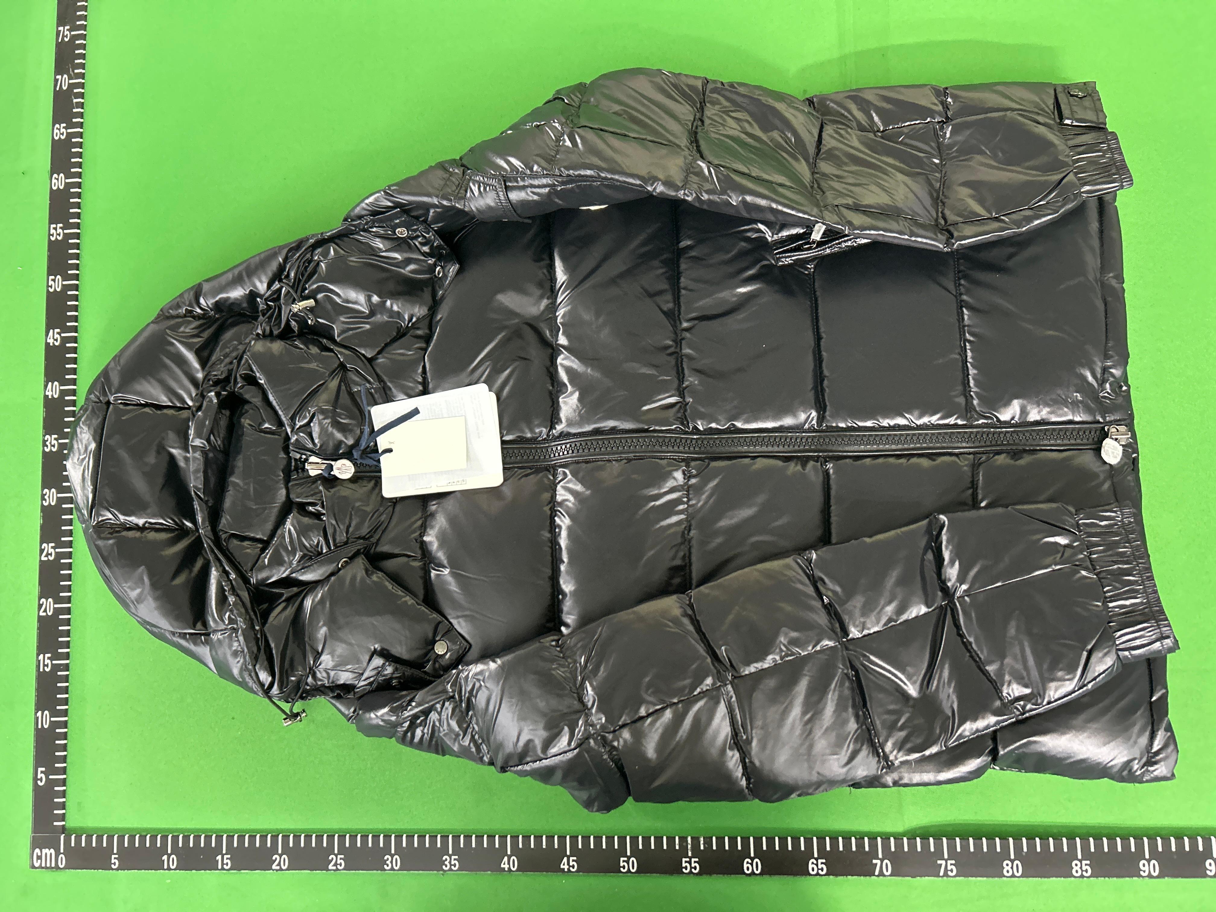 Foto QC 4 de Moncler Maya Hooded Down Jacket Black