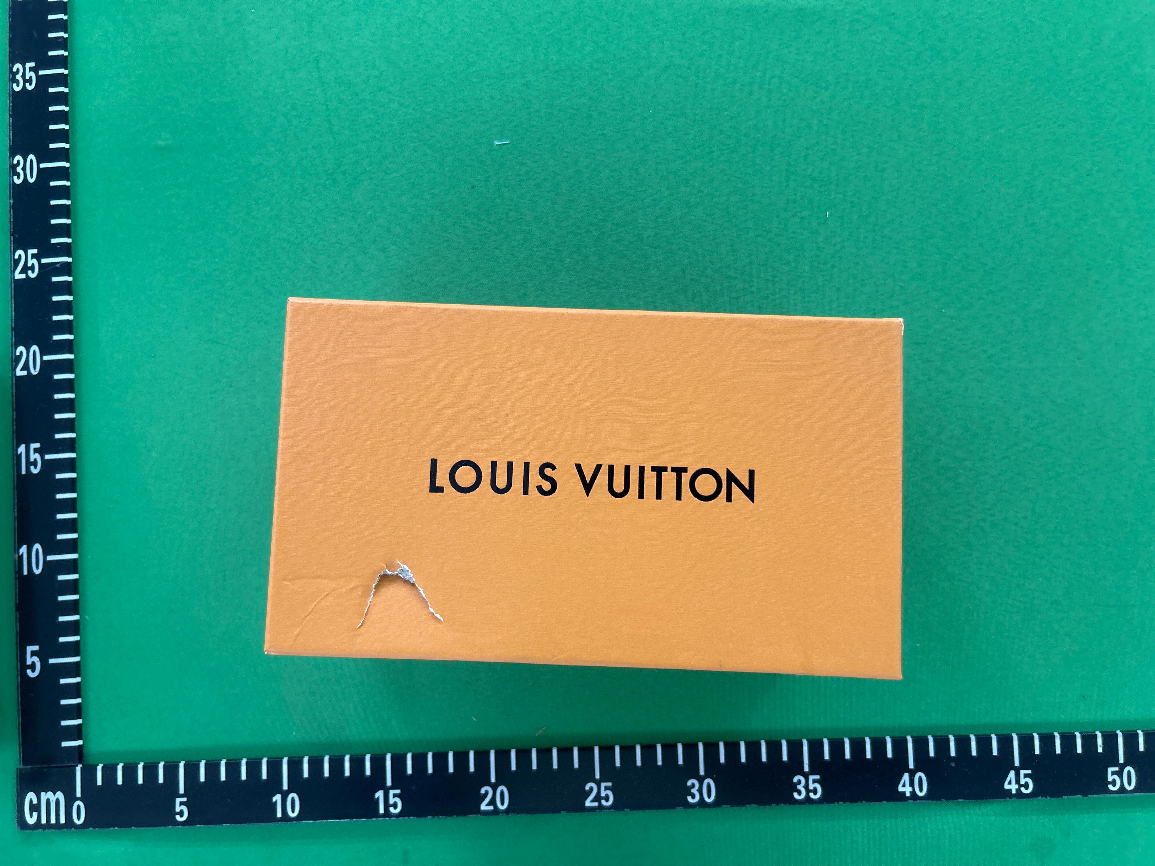 Foto QC 5 de Louis Vuitton Monogram Shadow Watch Case Black