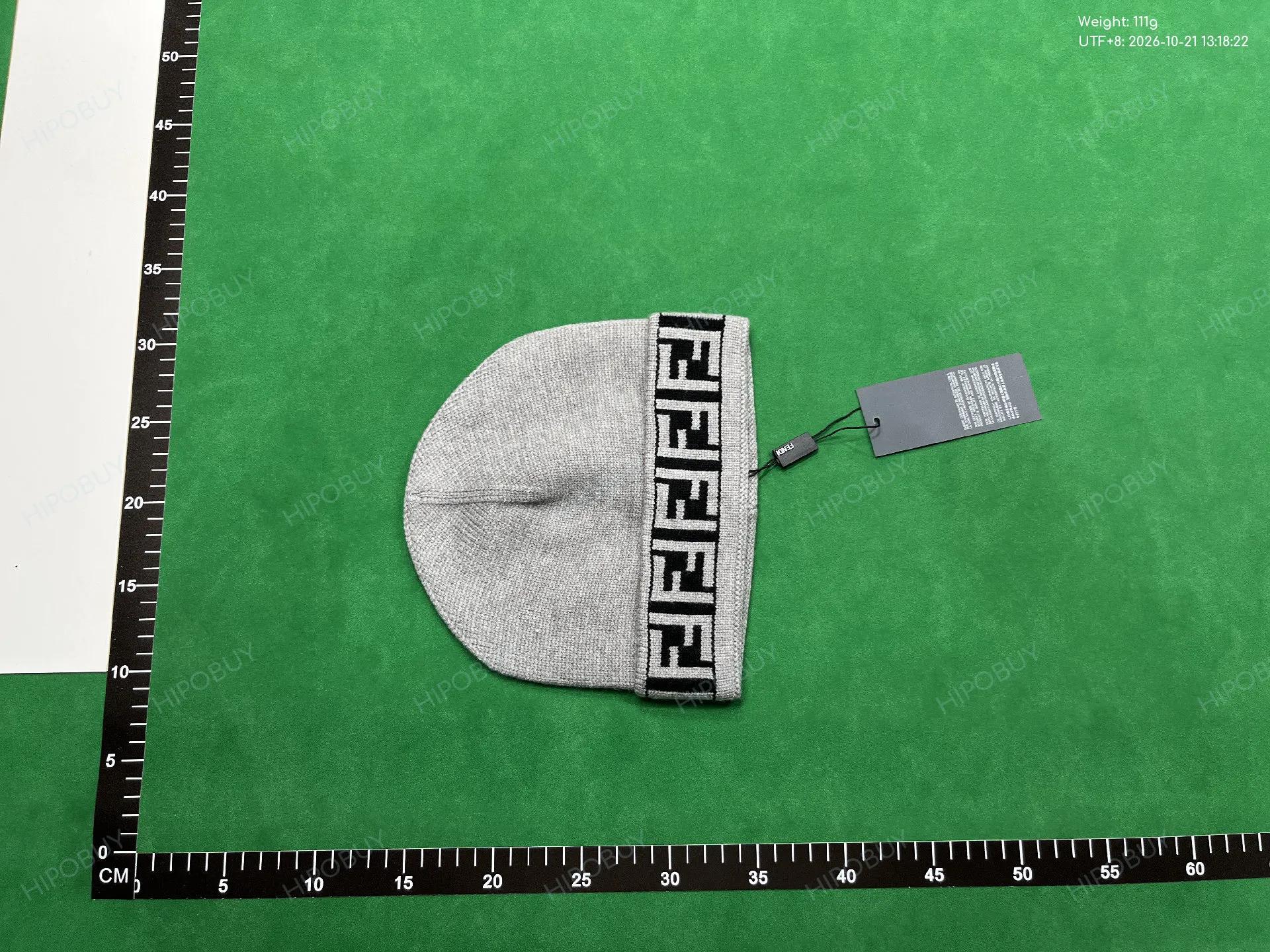 Foto QC 4 de Fendi FF Motif Beanie Grey