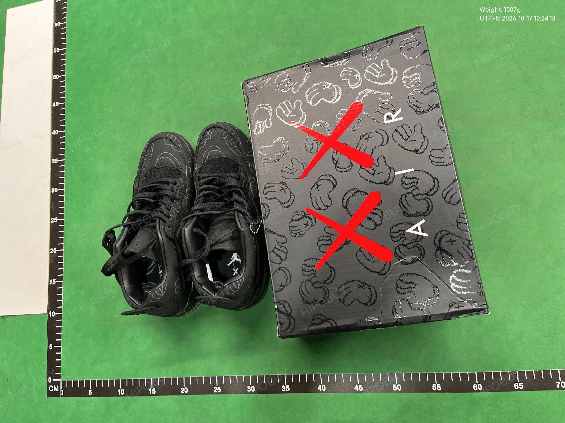 Foto QC 1 de Jordan 4 Retro Kaws Cool Grey 930155-003