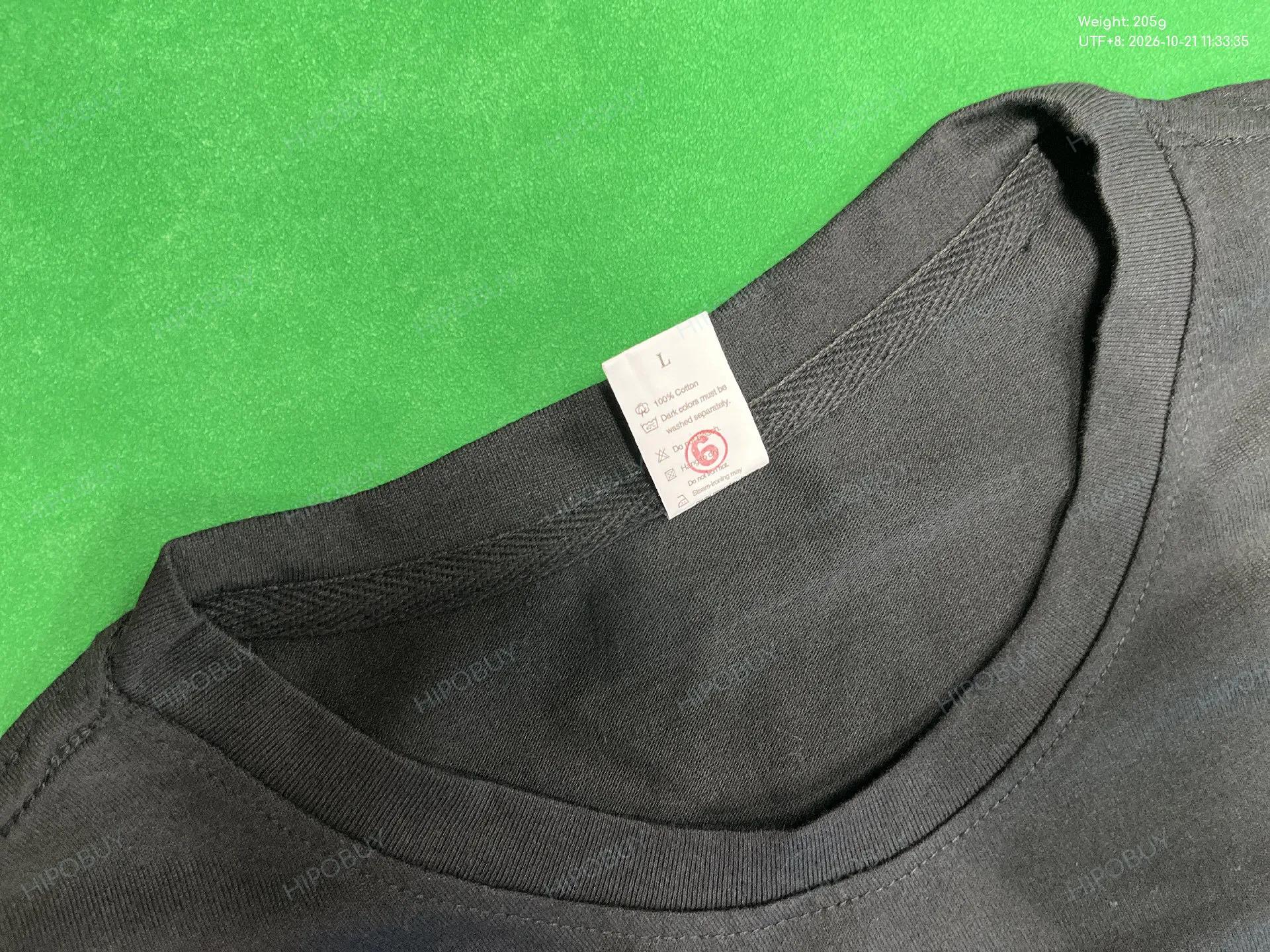 Foto QC 5 de Other T-shirt I Need A Hug From A Bad Bitch White