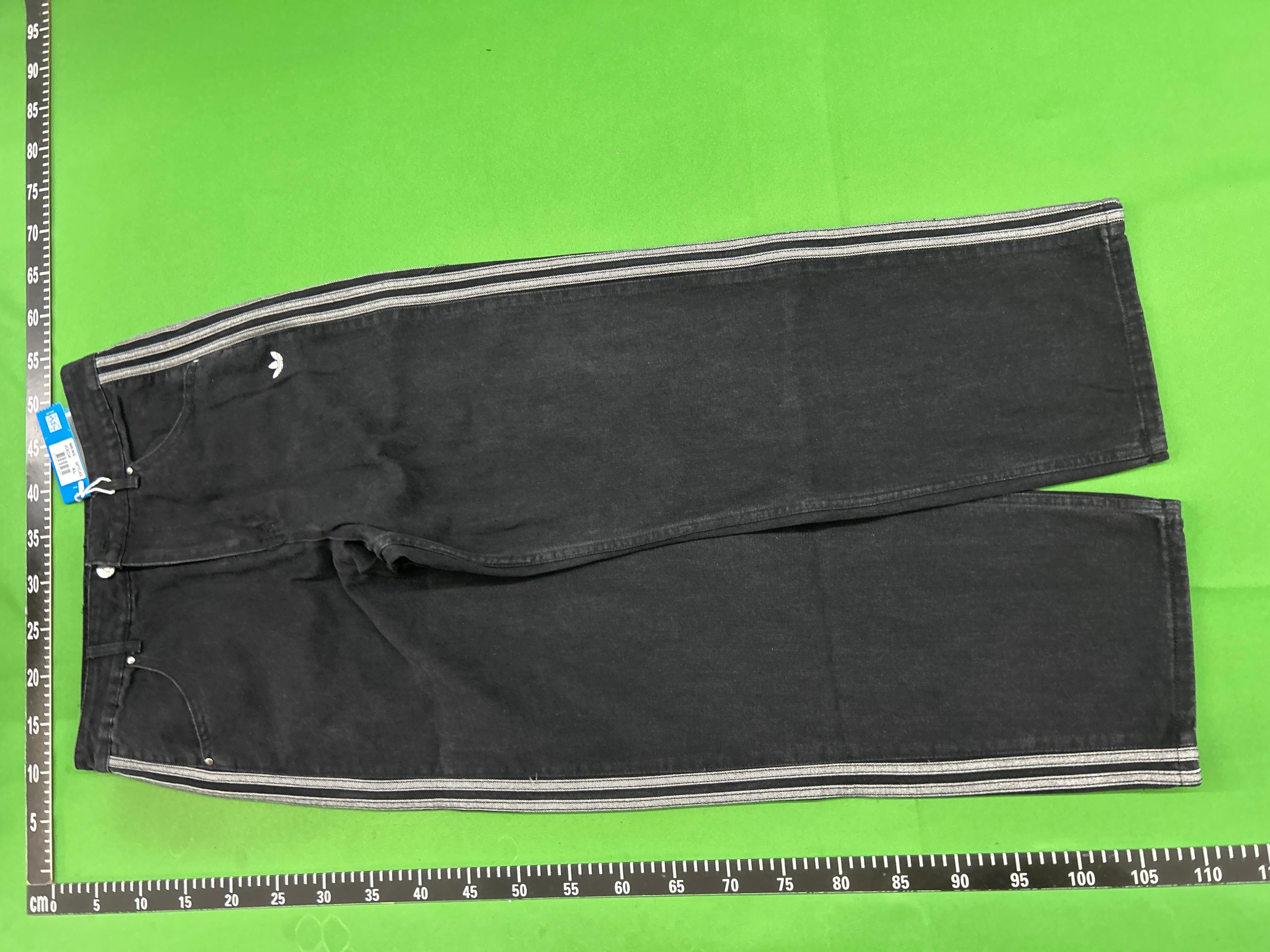 Foto QC 6 de adidas Originals Loose Curved 3-Stripes Jeans Medium Black Denim