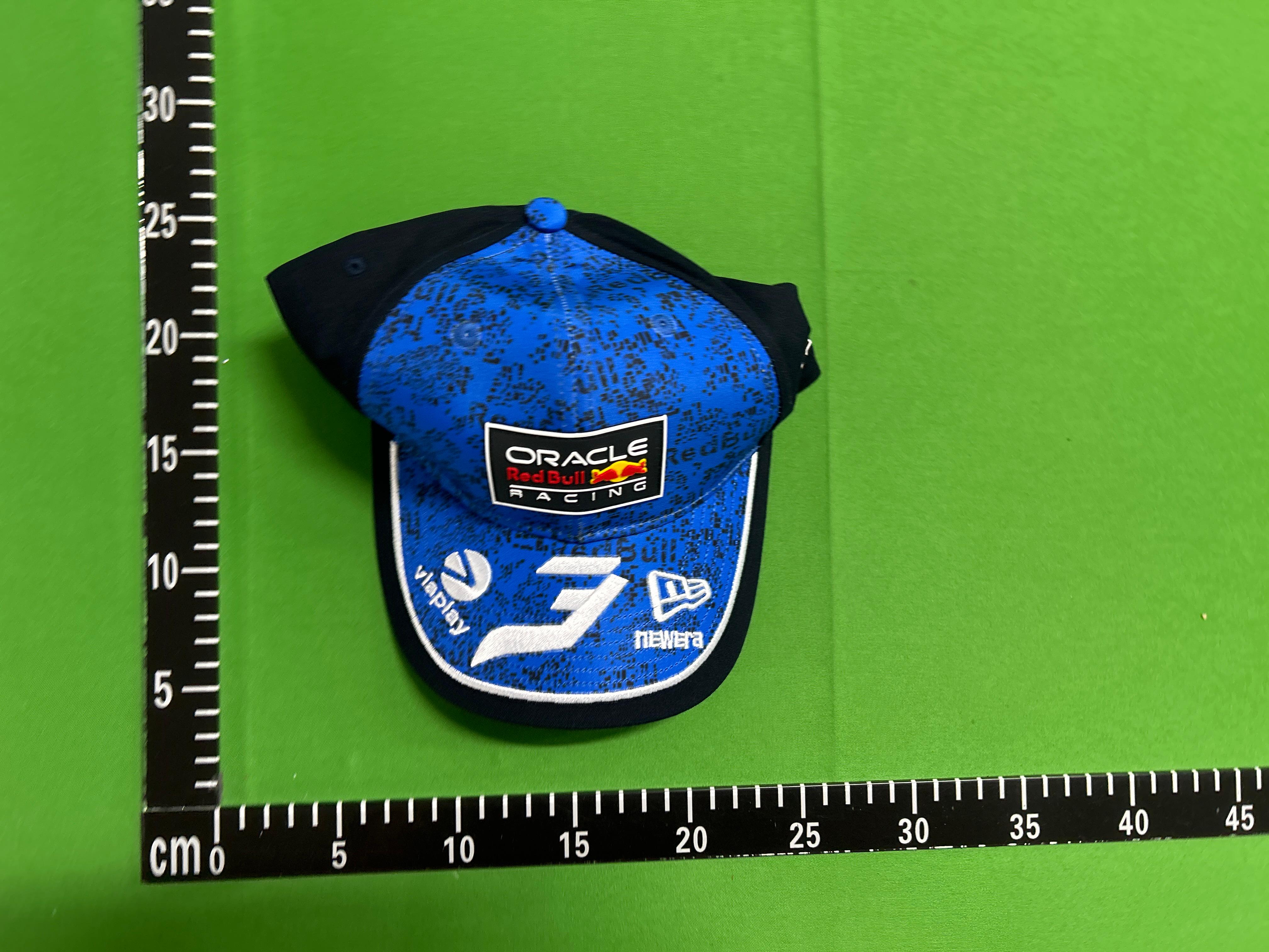 Foto QC 2 de Red Bull Racing Aston Martin Cap White