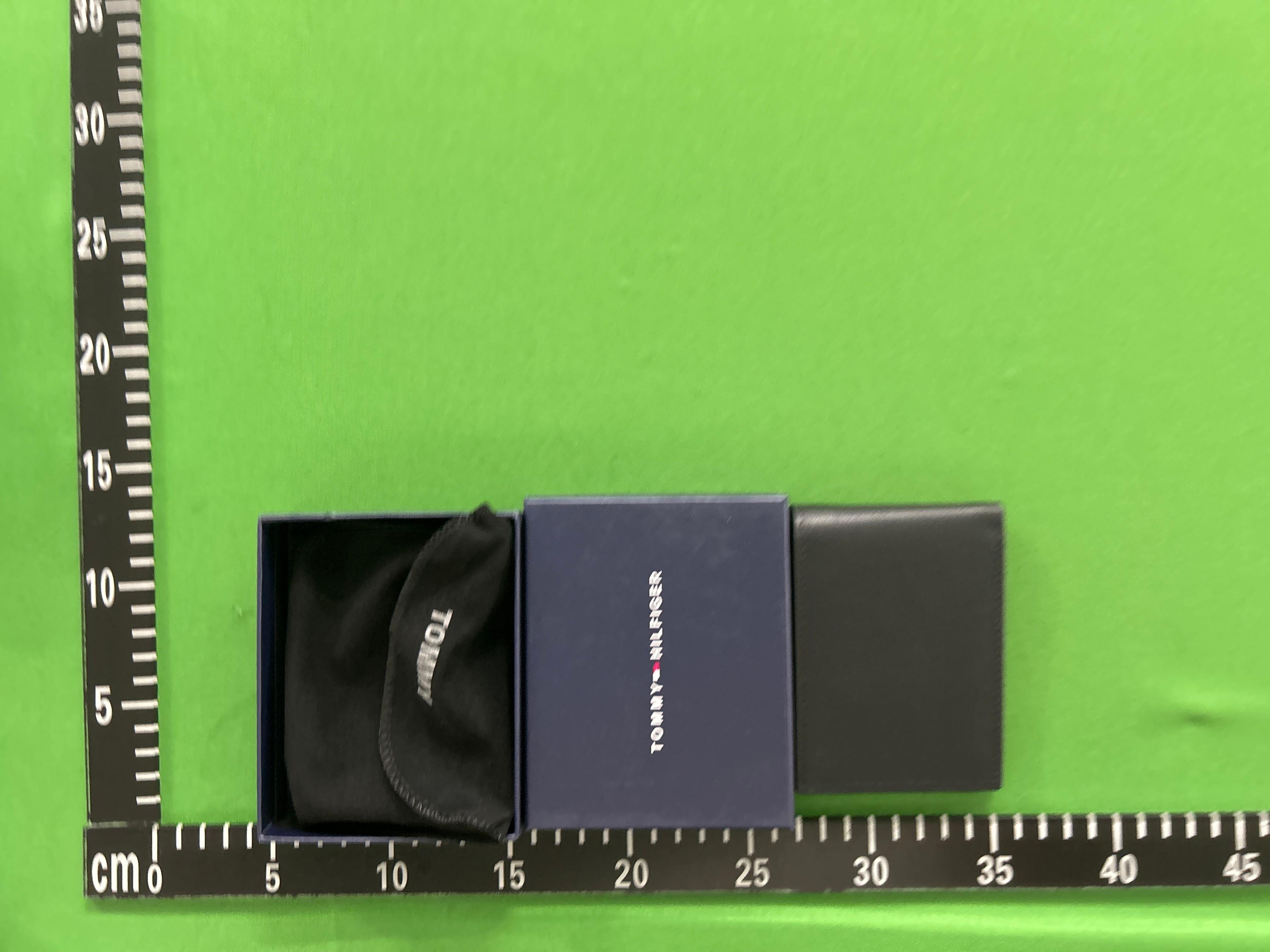 Foto QC 1 de Tommy Hilfiger T-6038 Bifold Wallet Leather Black