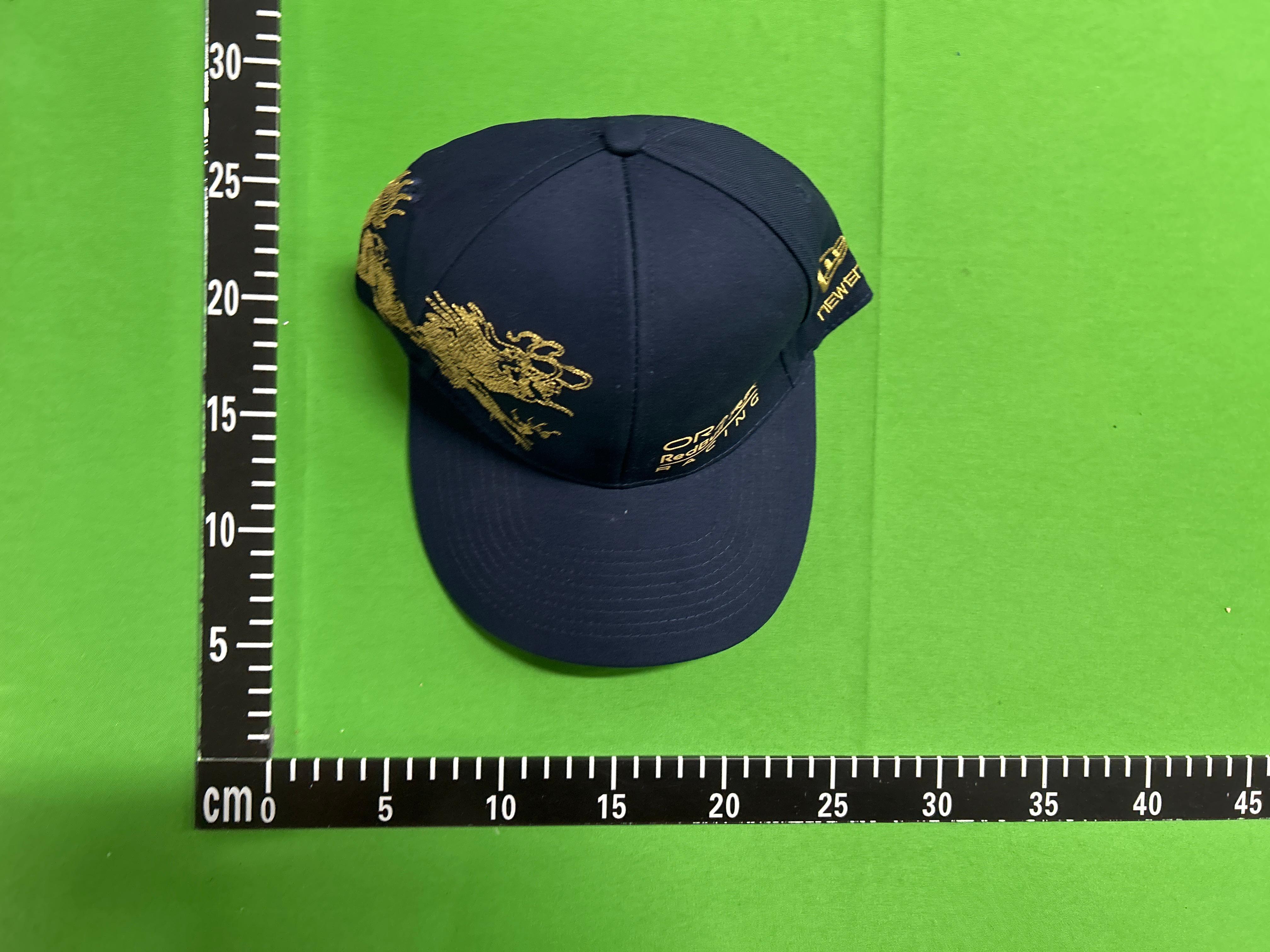 Foto QC 4 de Red Bull Racing Aston Martin Cap White