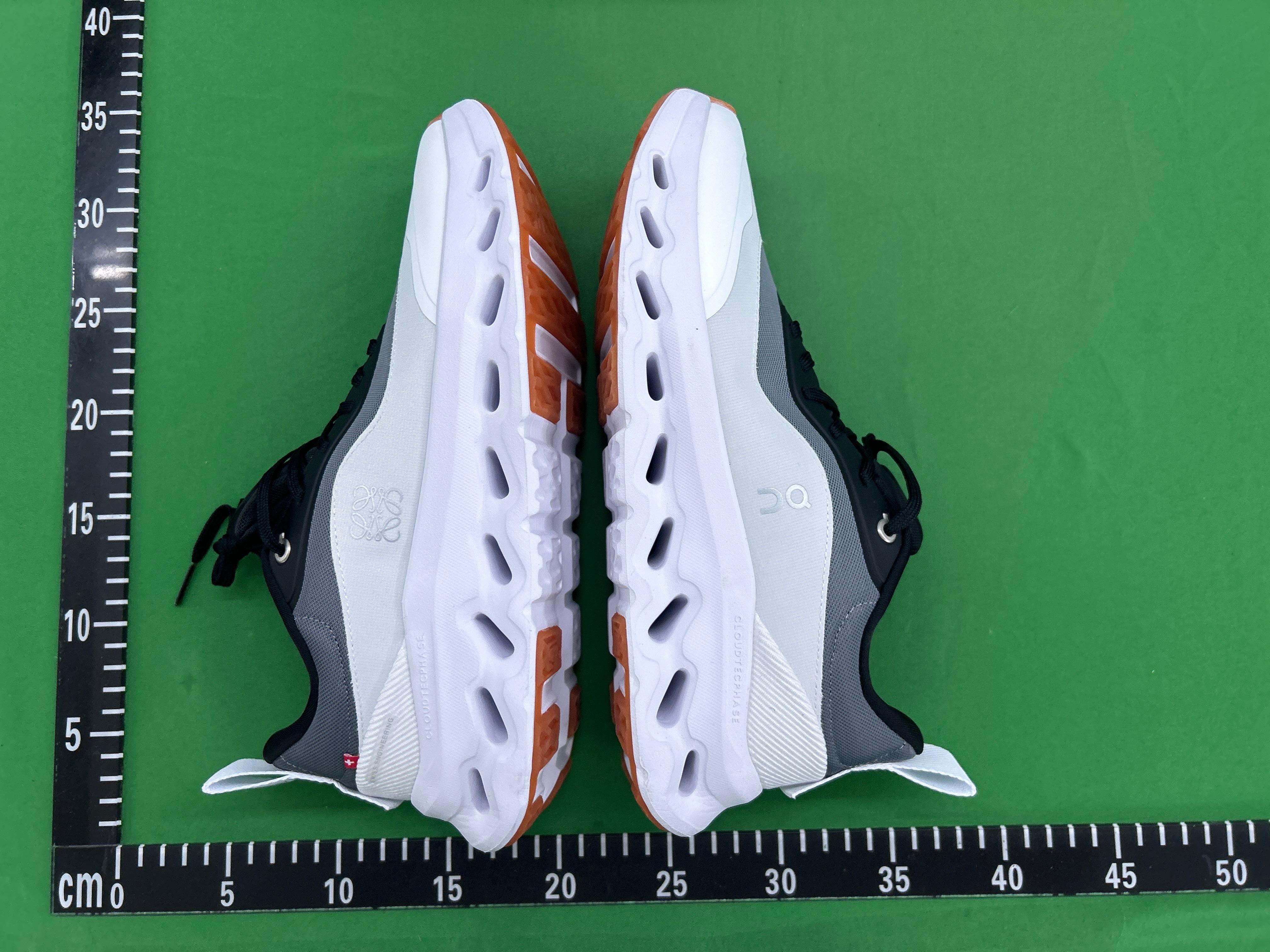 Foto QC 8 de On Running Cloudtilt 2.0 LOEWE All White 3WE10870108
