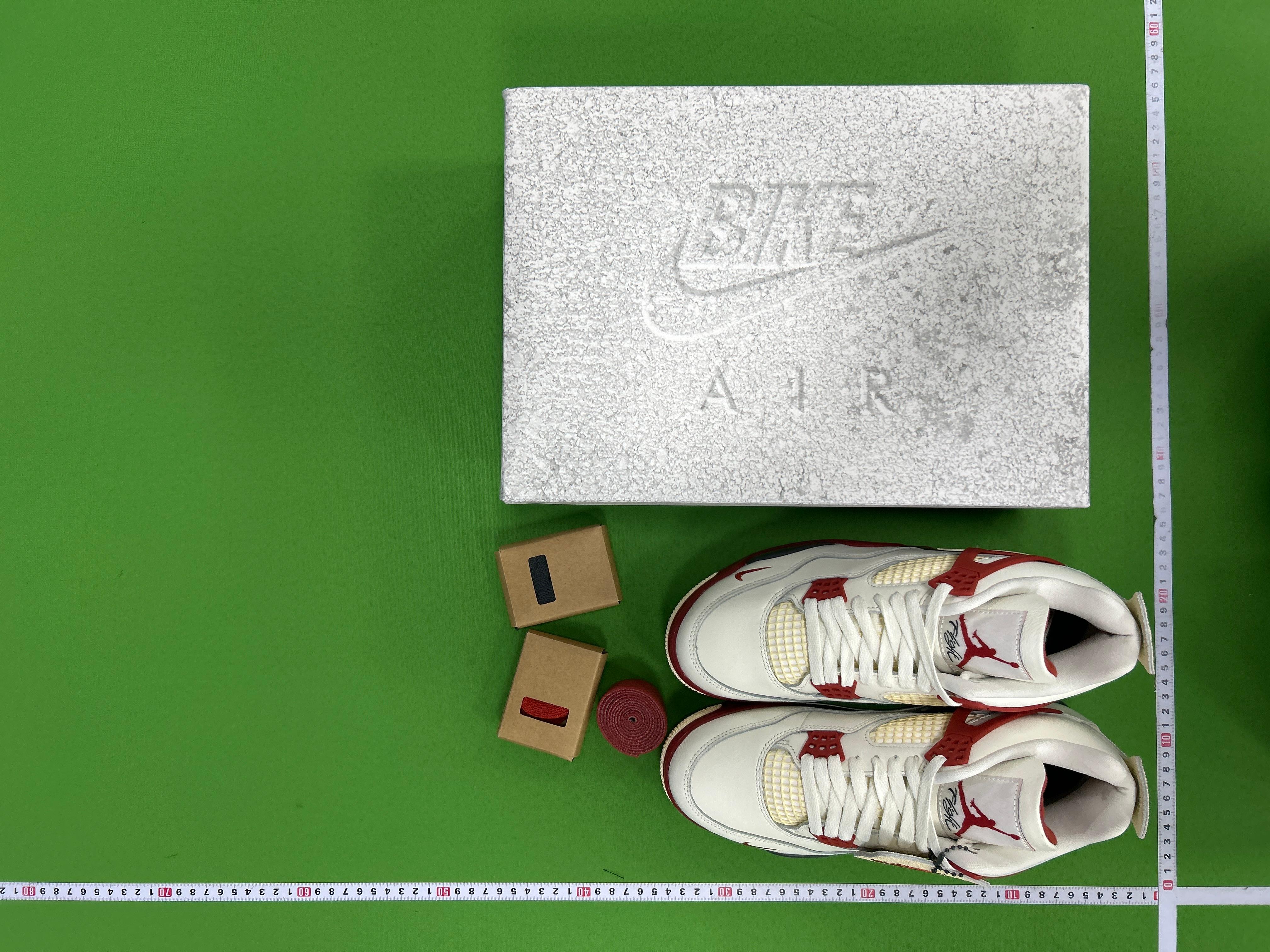 Foto QC 1 de Jordan 4 Retro Lightning CT8527-700