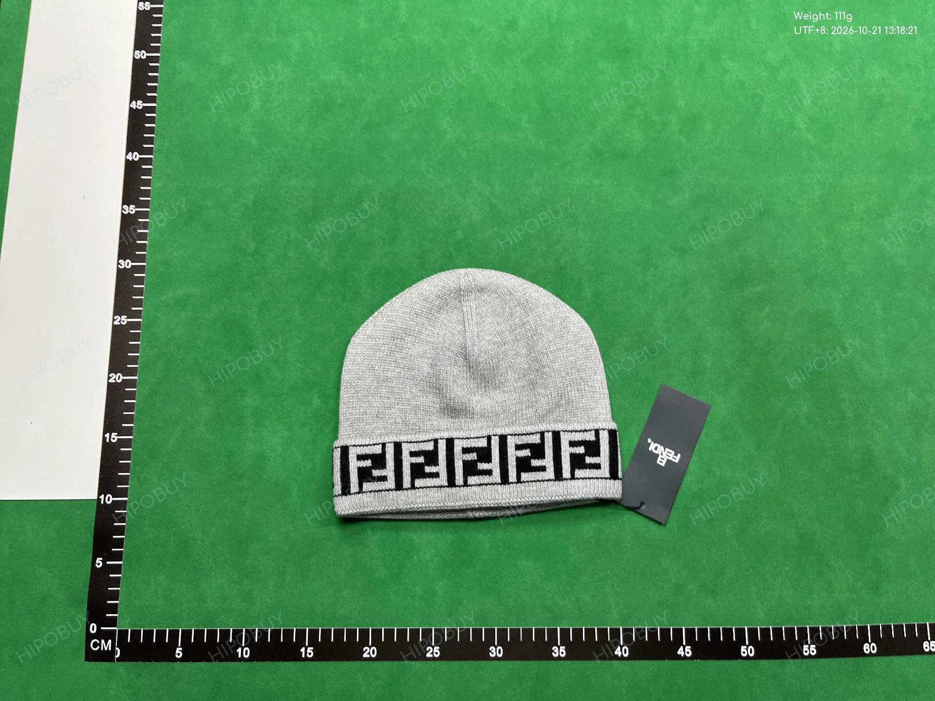 Foto QC 2 de Fendi FF Motif Beanie Grey