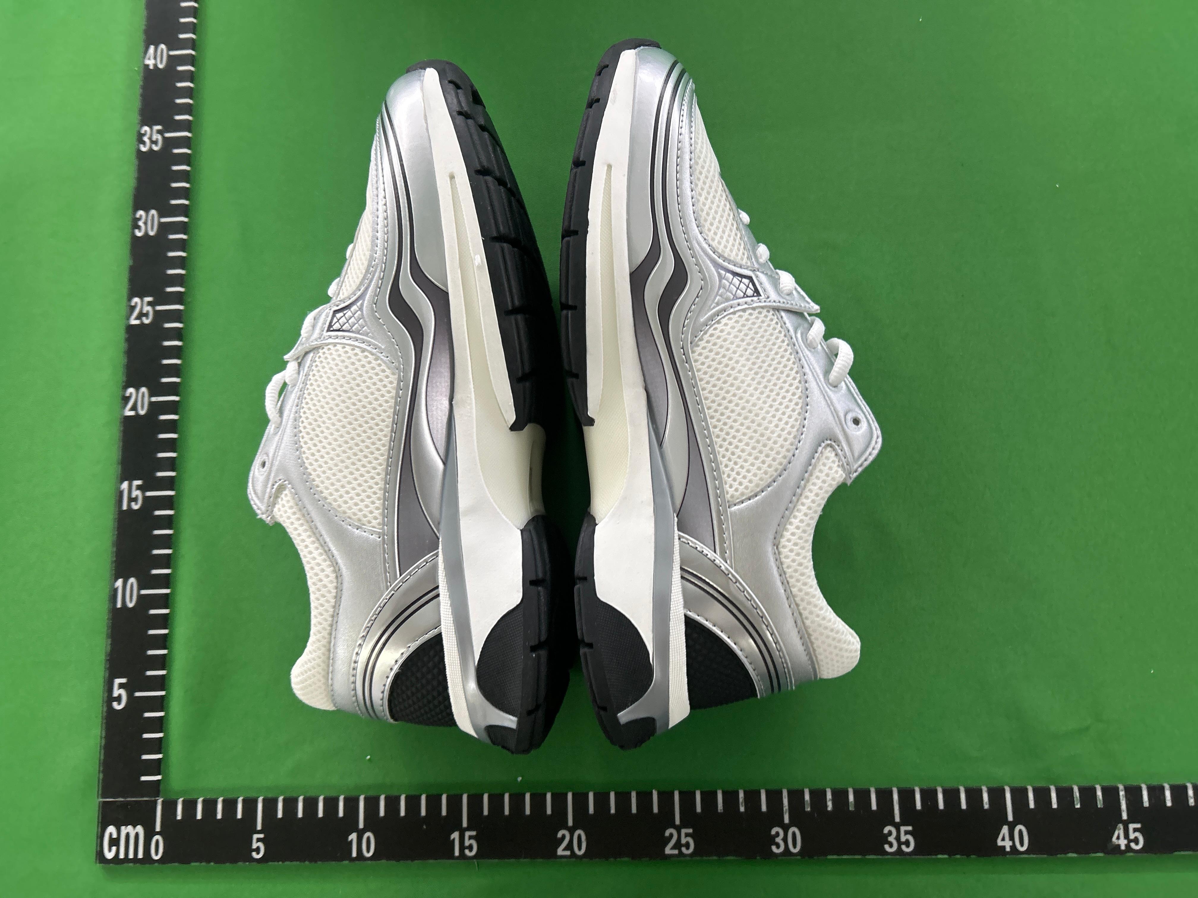 Foto QC 4 de Chanel Runner Low Silver White Mesh