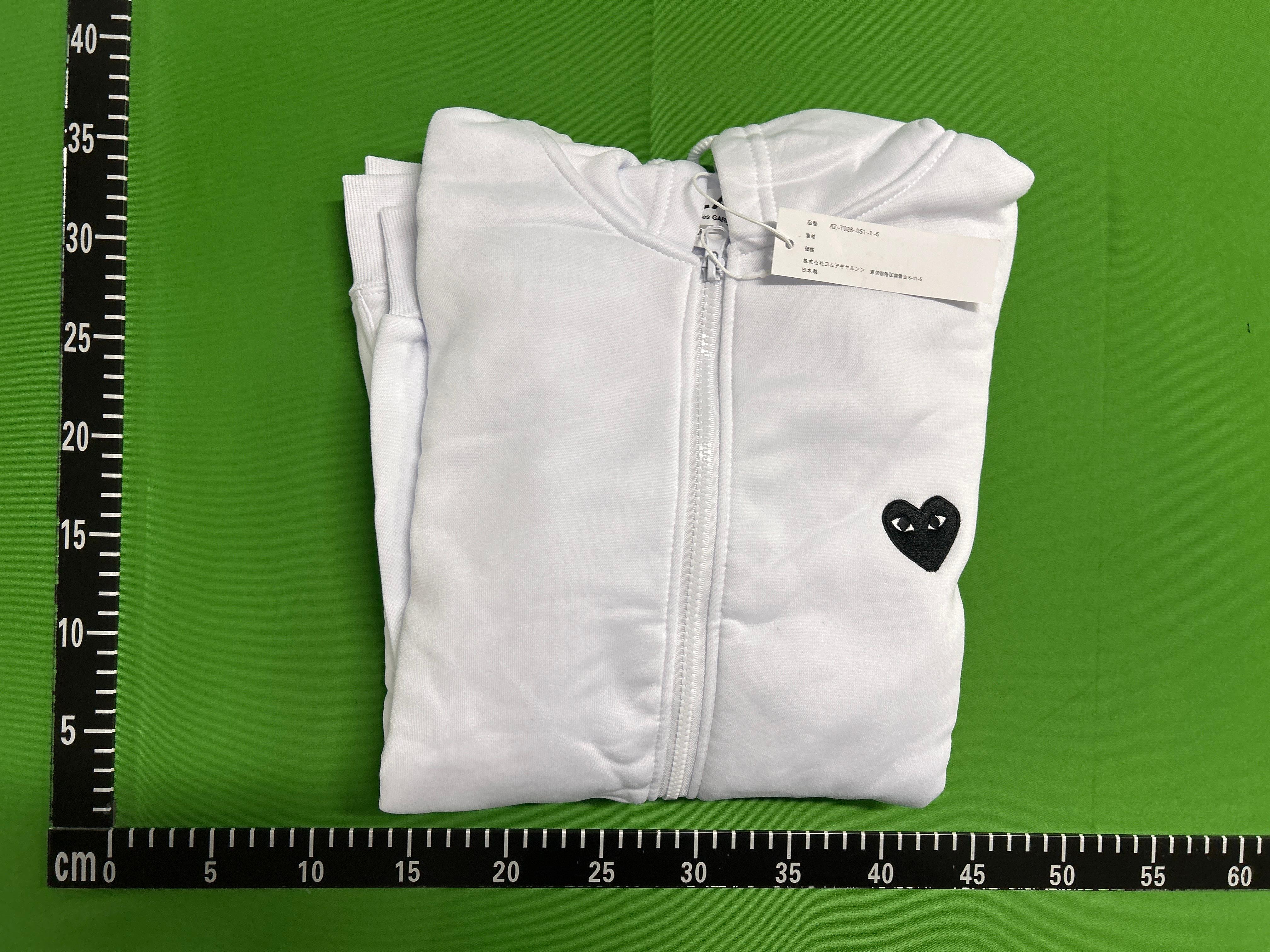 Foto QC 5 de Comme des Garçons PLAY Hoodie Black Heart Grey
