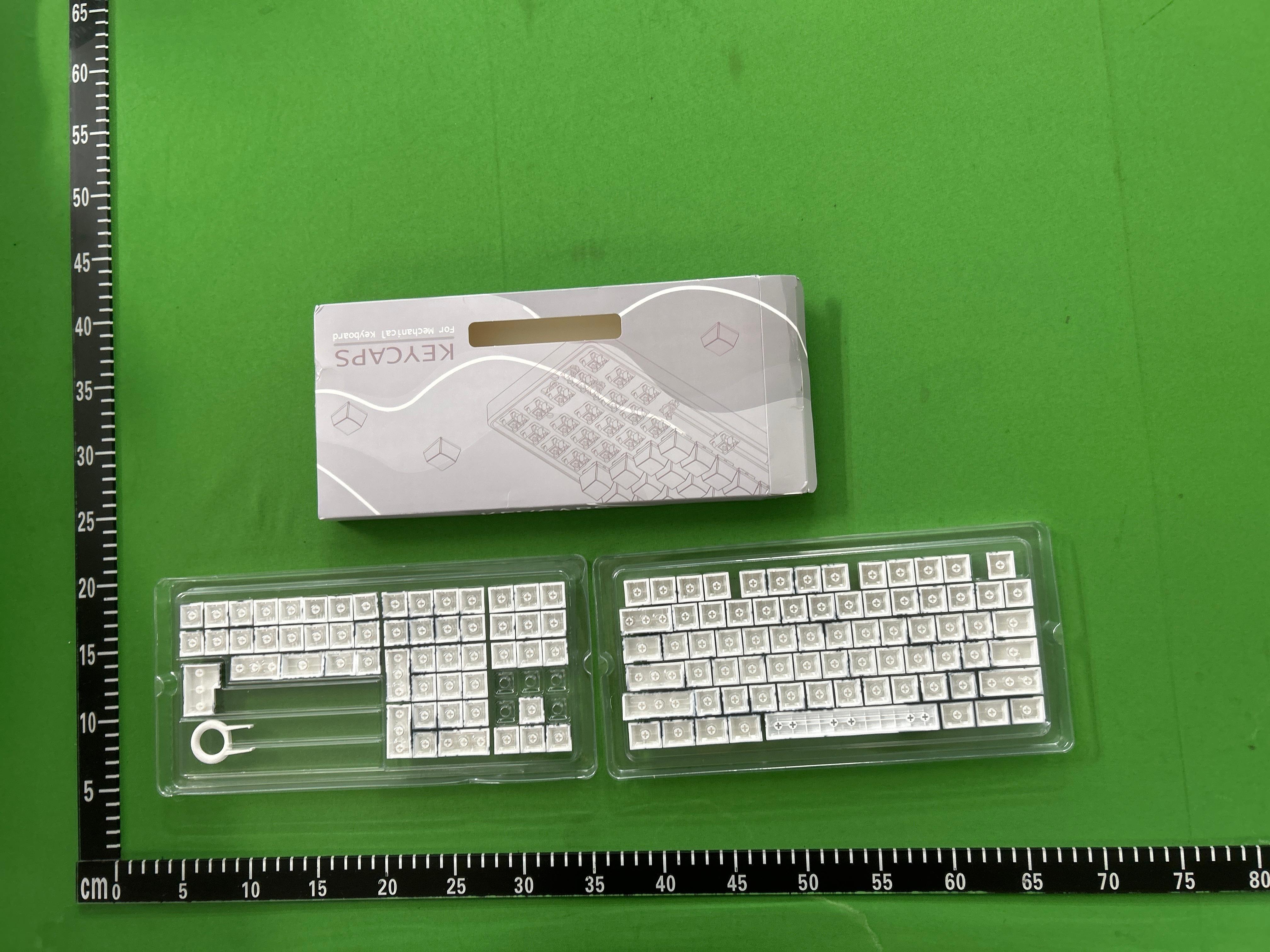 Foto QC 4 de Generic PBT Attack on Titan Levi Keycap Set for Mechanical Keyboards White